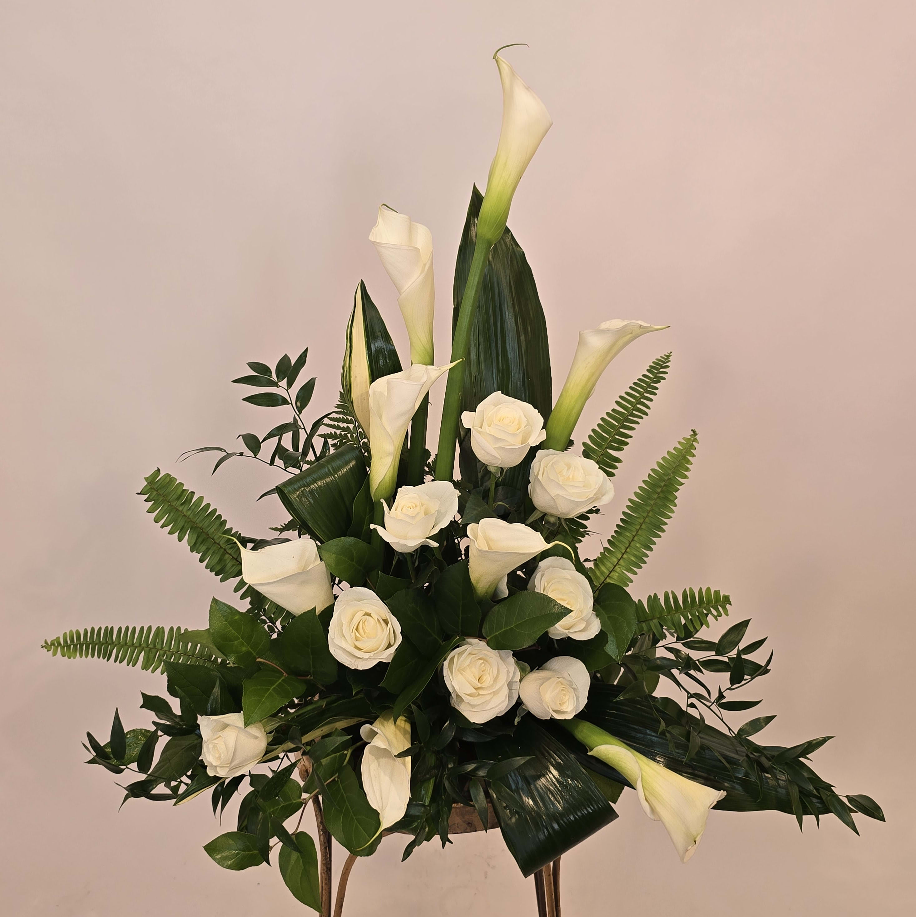WHITE CALLA LILY AND ROSES
