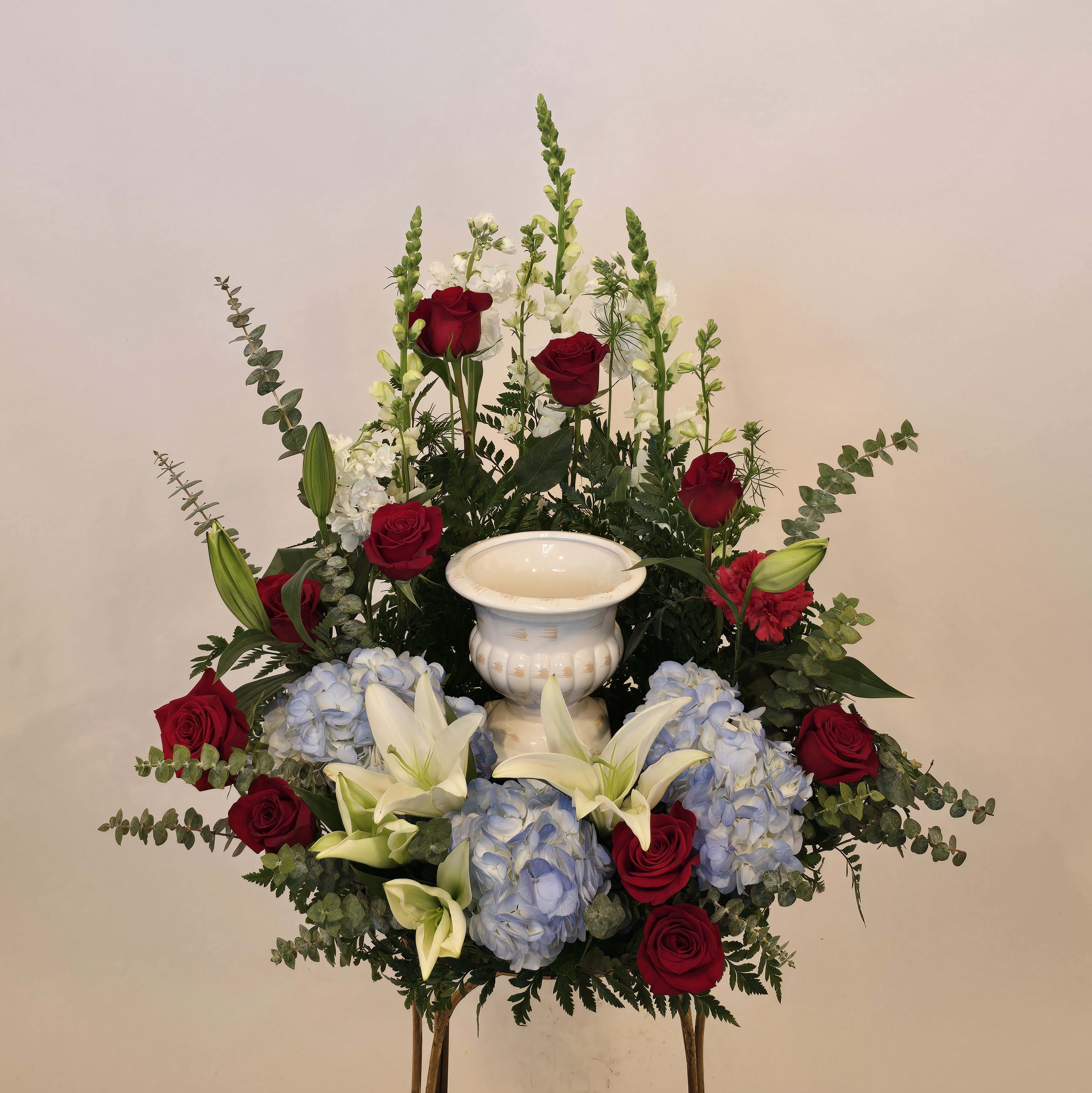 RED, WHITE, AND BLUE URN SURROUND