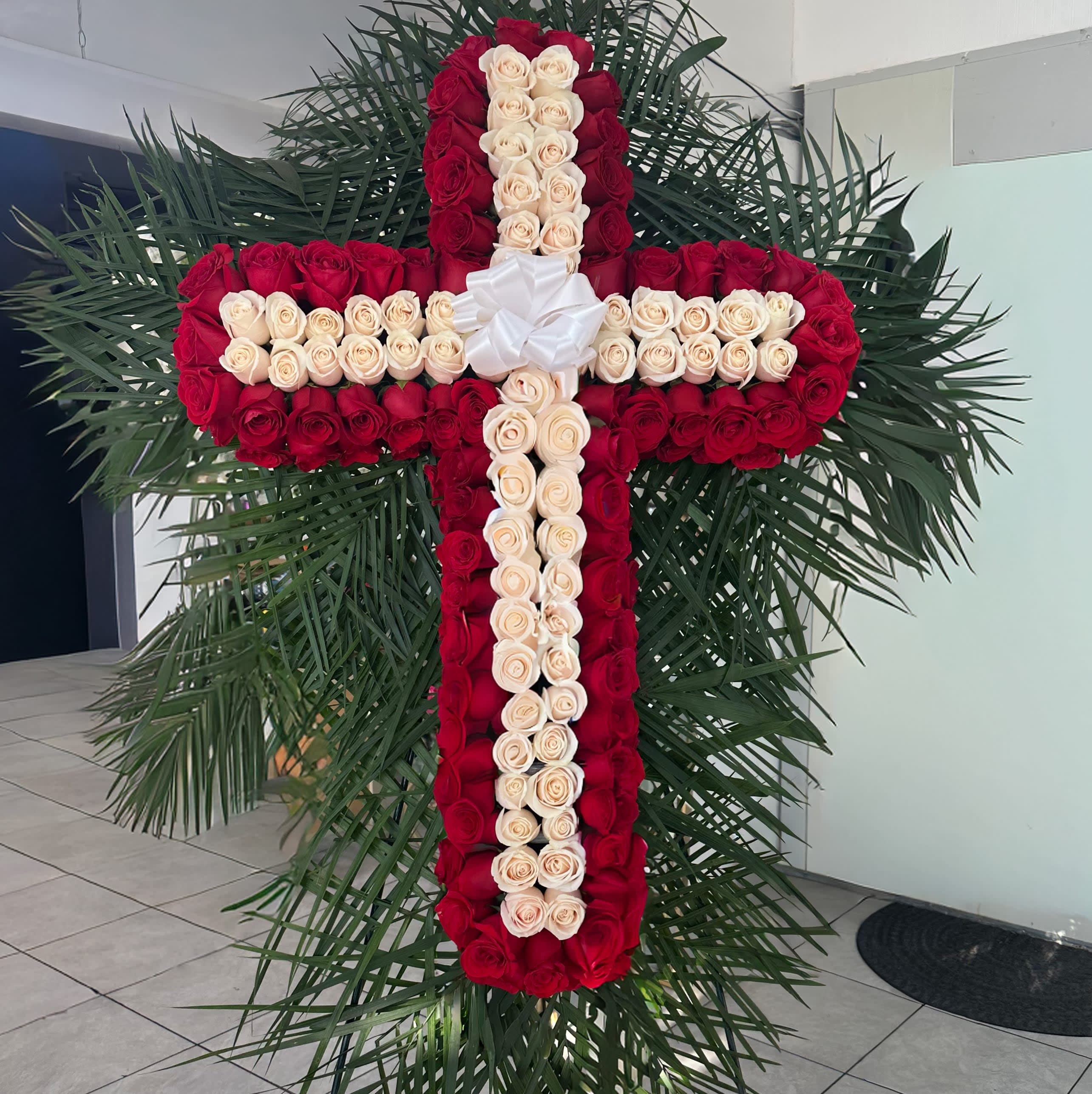 Cross Red and white Roses