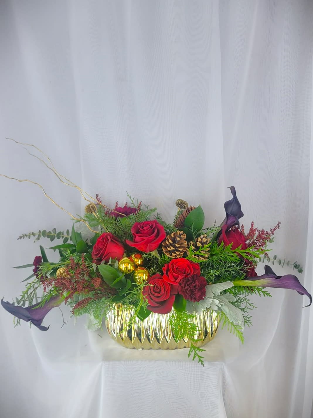 Golden Holiday Elegance Flower Bouquet
