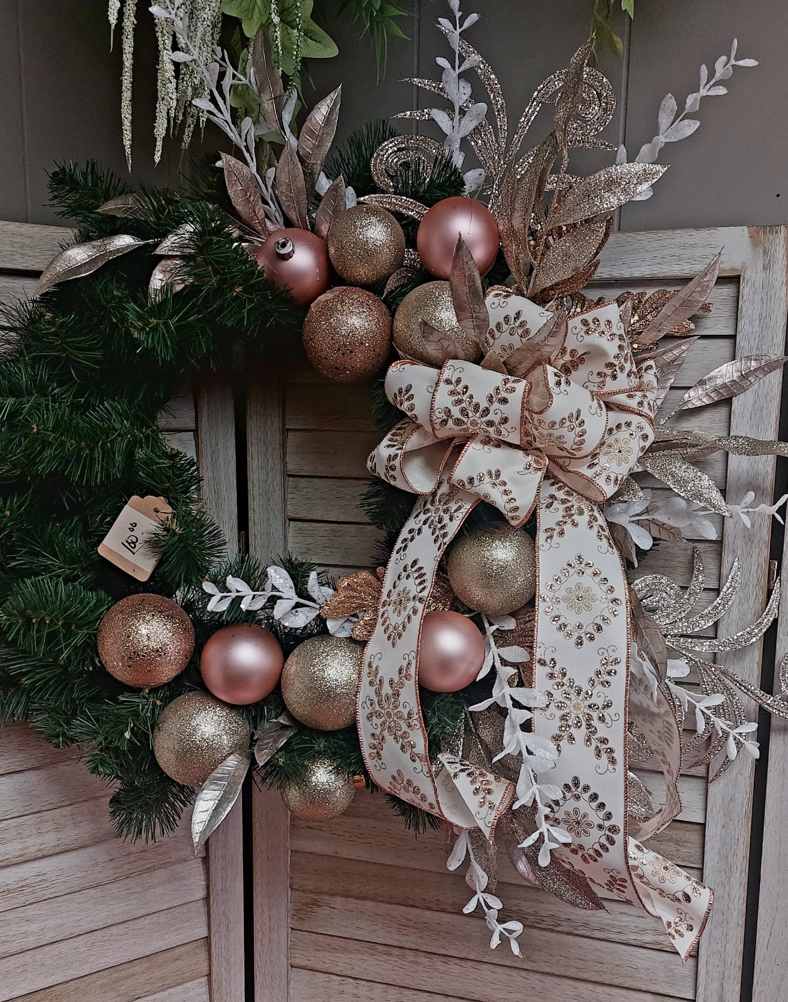 20" Rose Gold Wreath Flower Bouquet