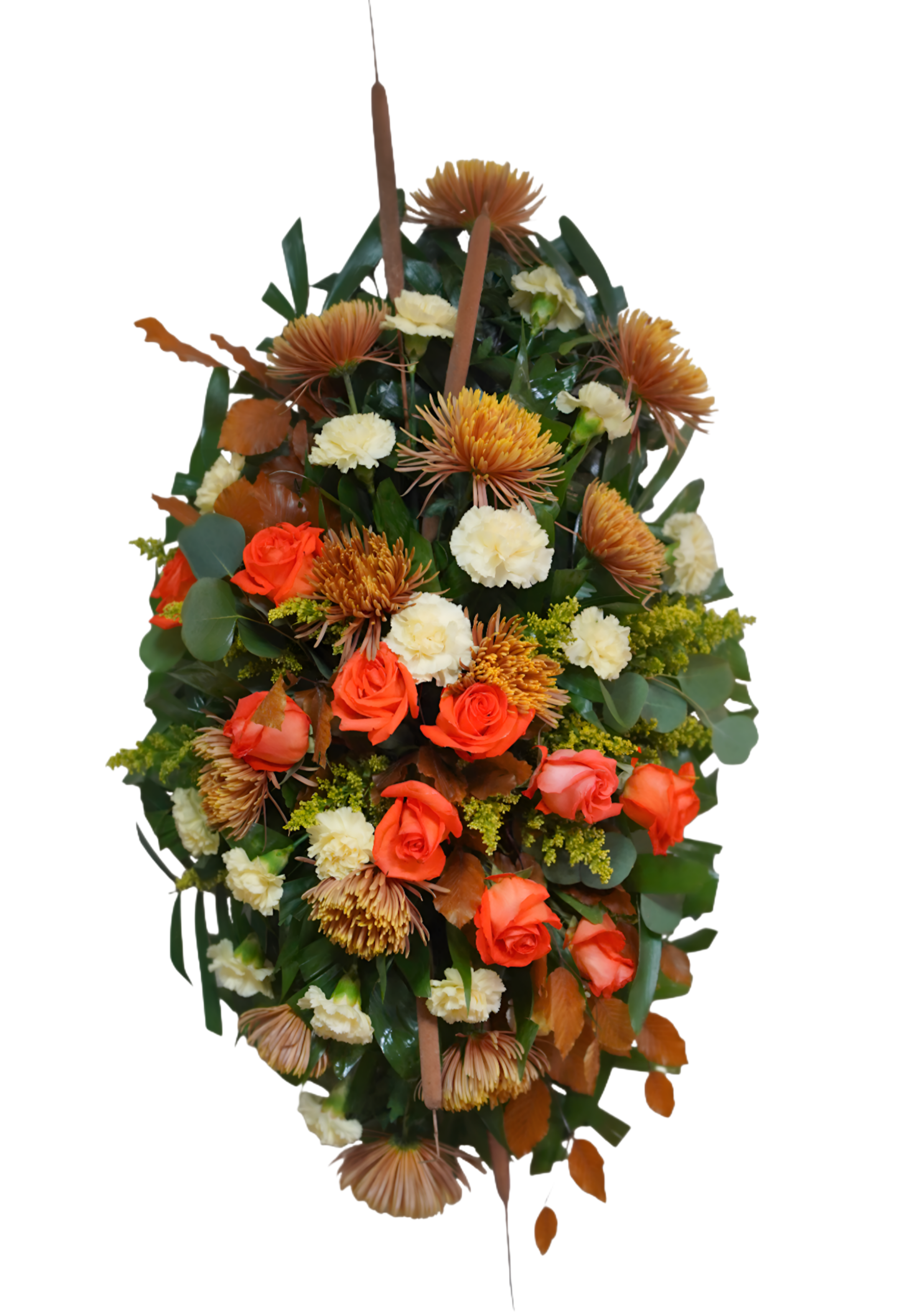 CFL-10 Corona de rosas, cat tails, claveles y spiders Flower Bouquet