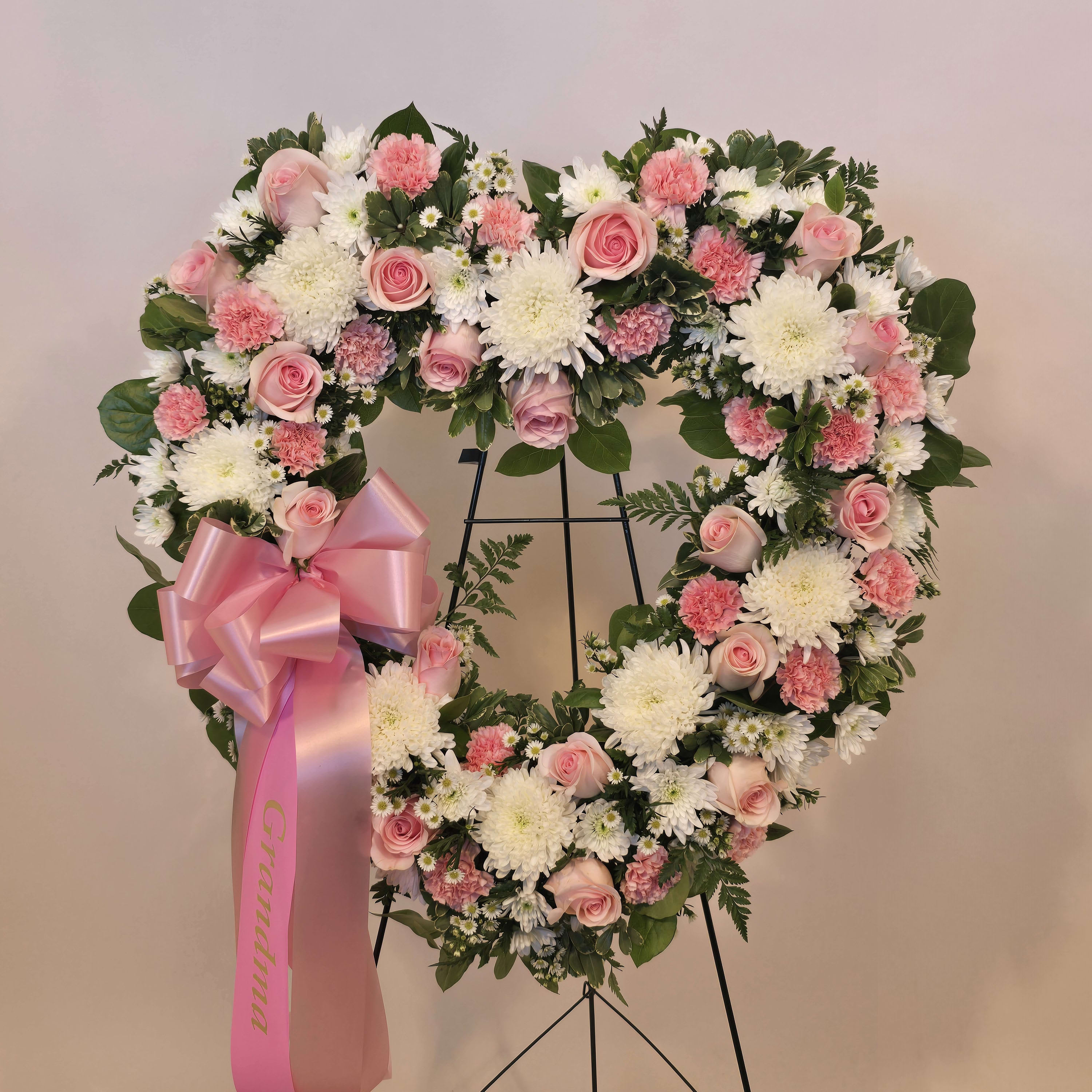 PINK AND WHITE OPEN HEART STAND