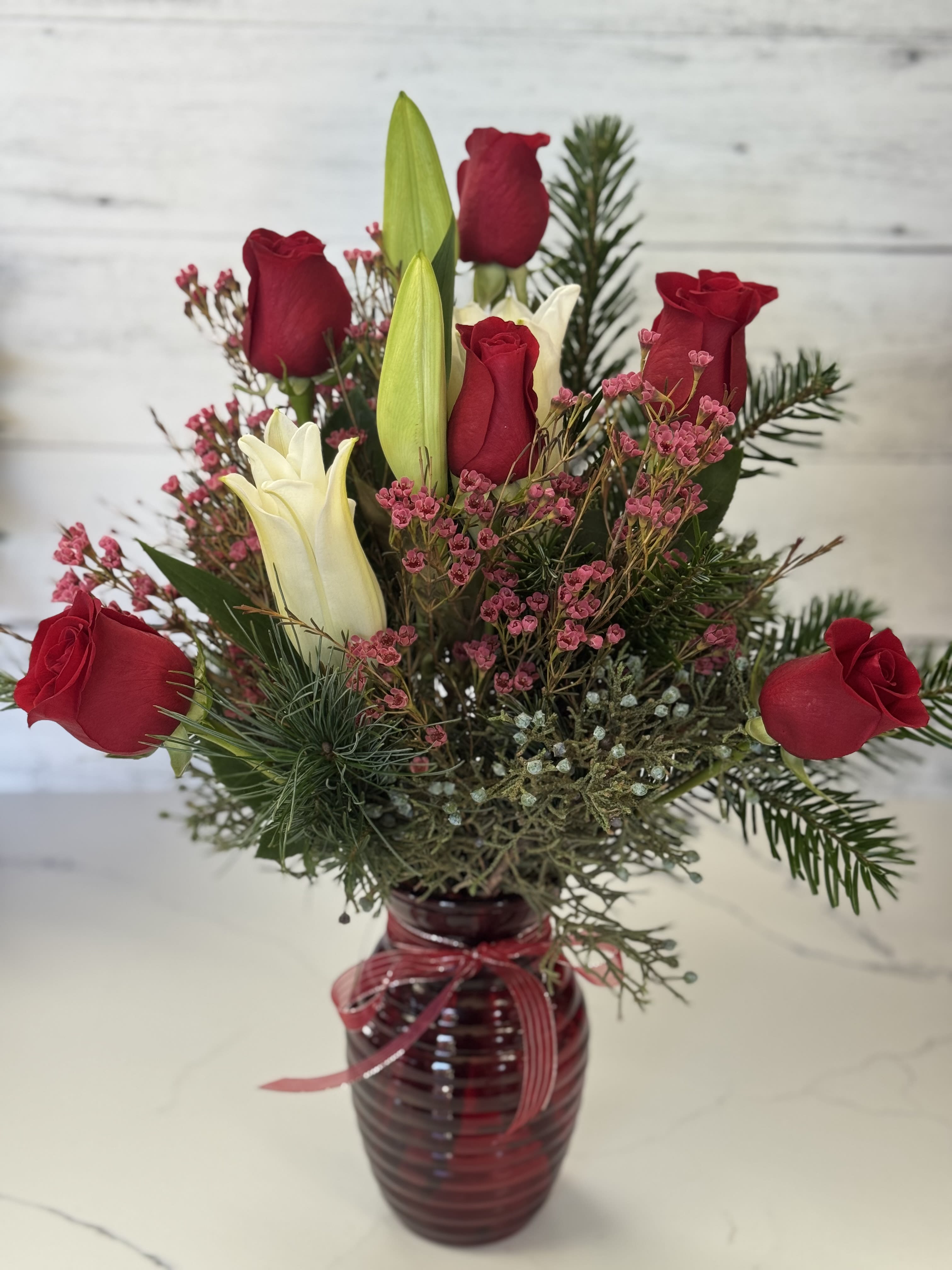 Christmas Half Dozen Rose Vase