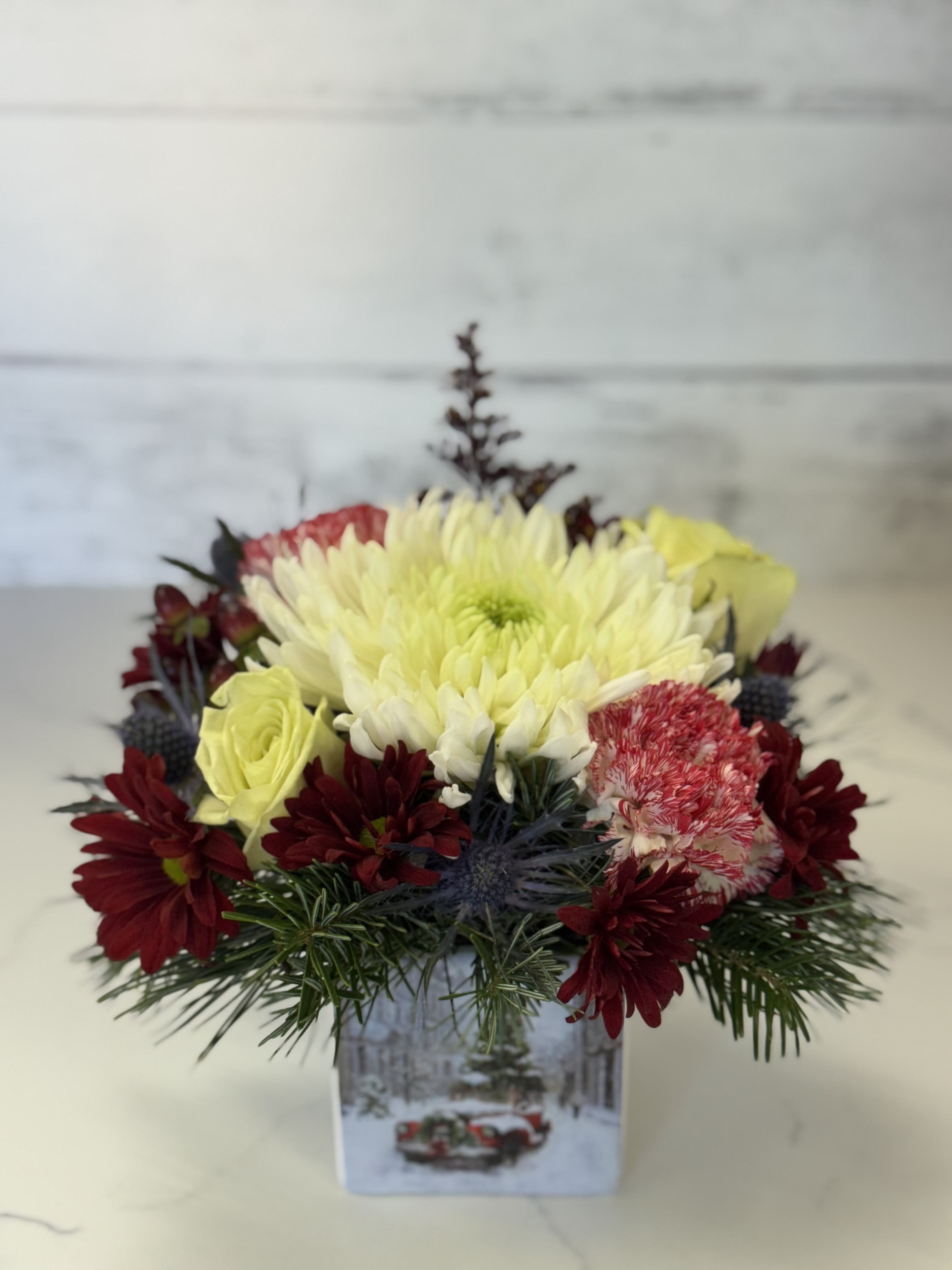 Christmas Mum Vase Flower Bouquet