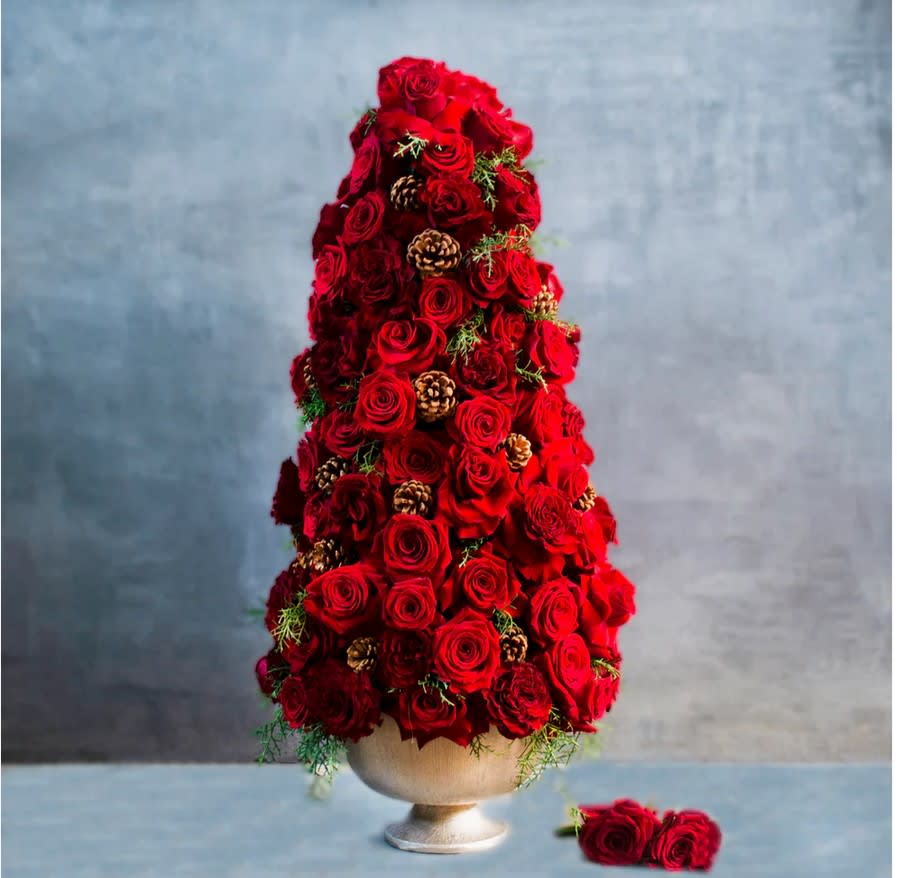 Red Rose Christmas Tree