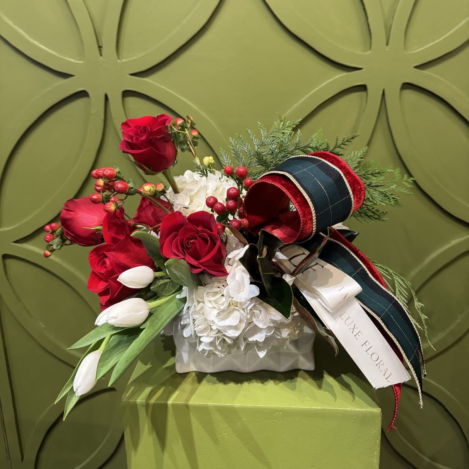 Noel  Flower Bouquet