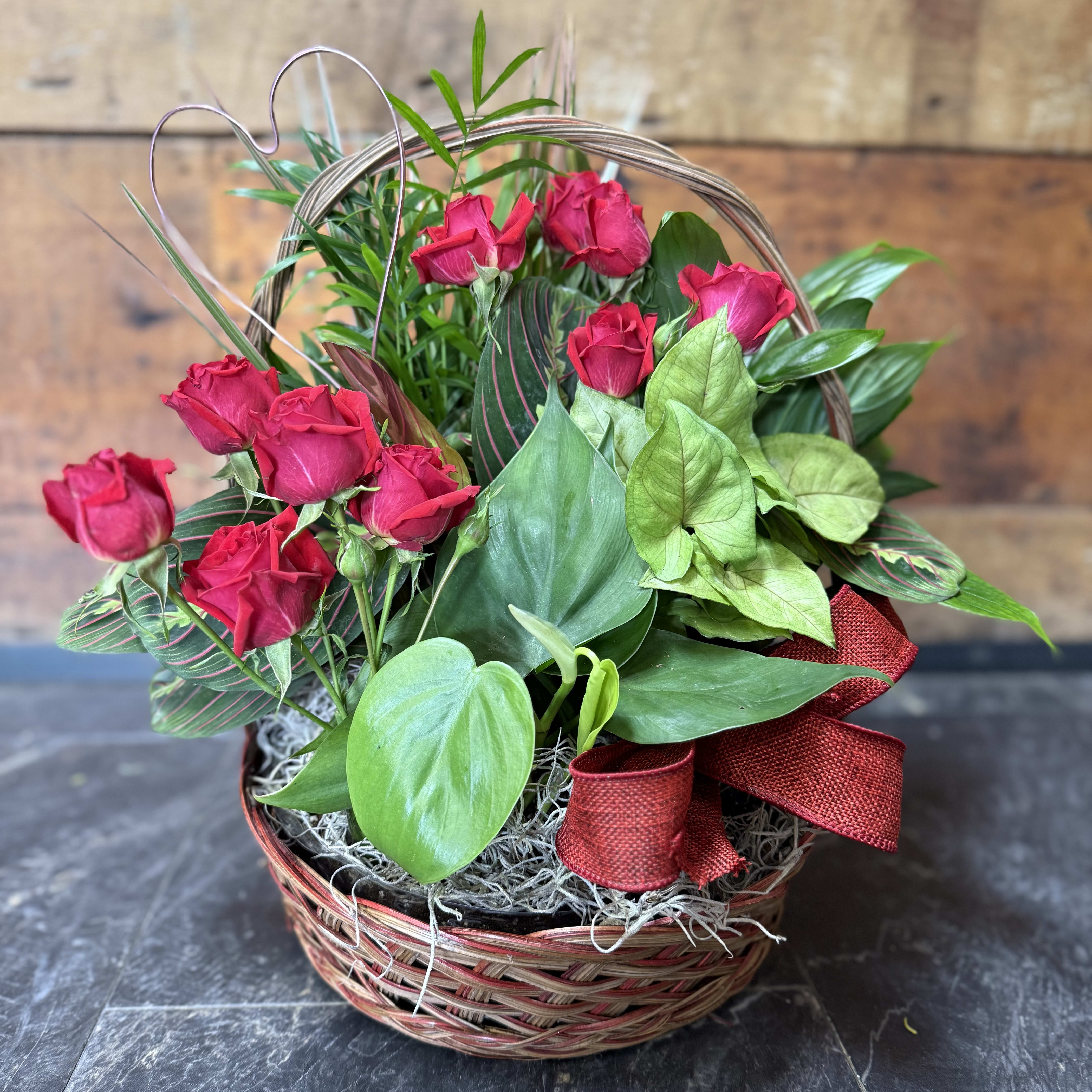 10' Full of Love Dish Garden