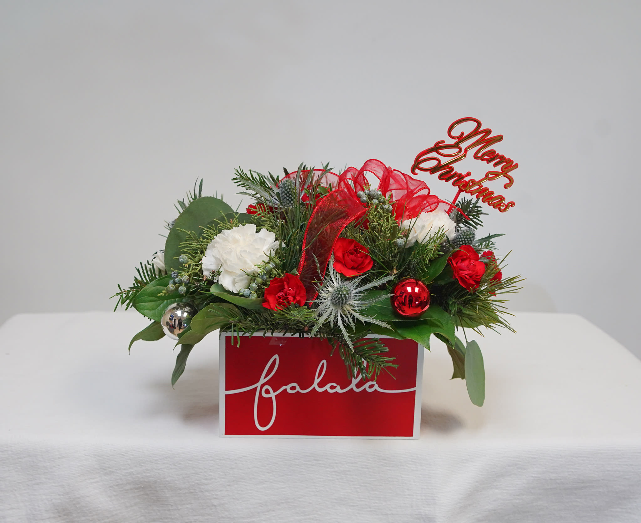 ND-37 Arreglo navideño de pixies y claveles