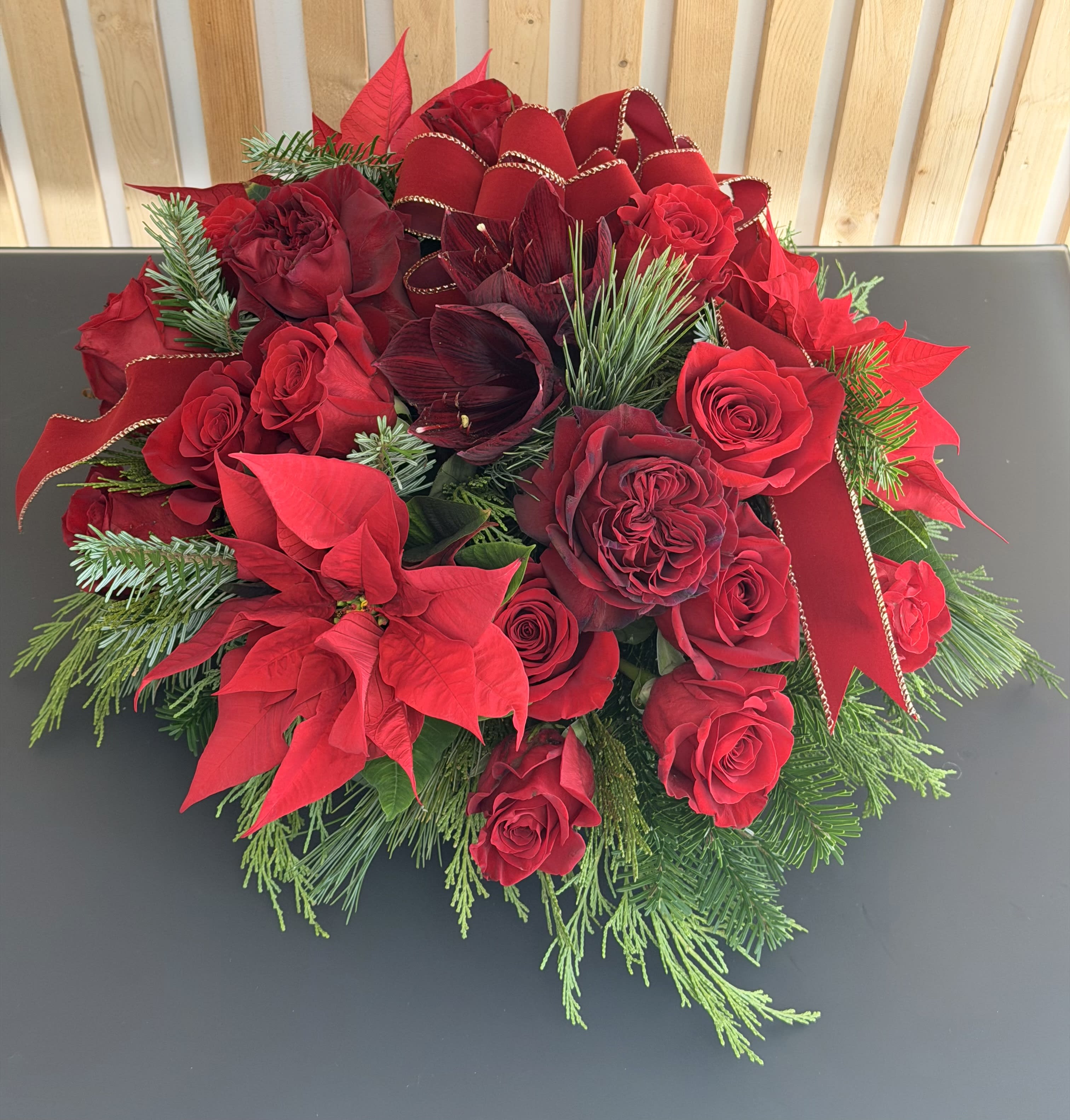 Scarlet Noel Arrangement