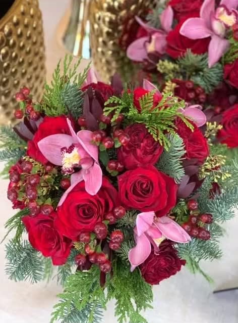 Bride and groom table flowers by Tropical Arrangements, Randallstown MD