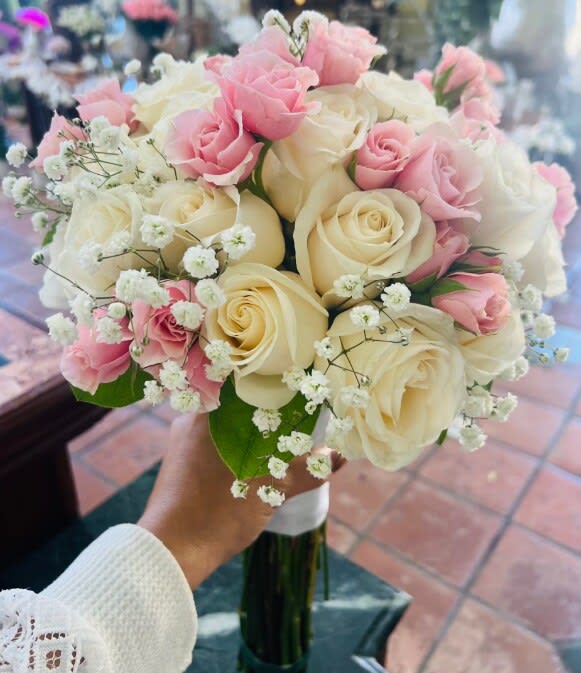 Bridal bouquet by Tropical Arrangements, Randallstown MD