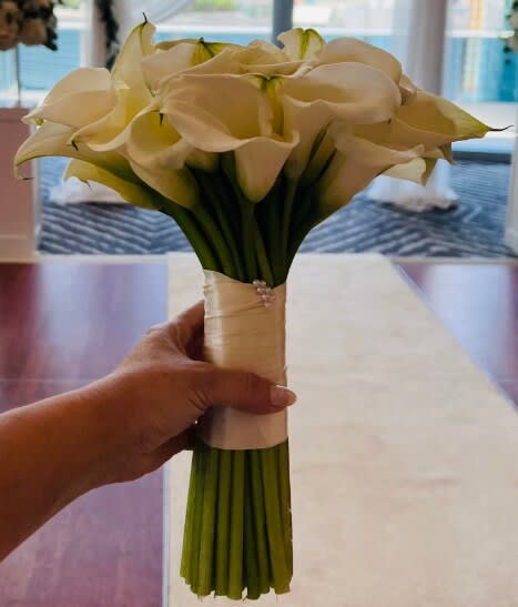 Bridal bouquet by Tropical Arrangements, Randallstown MD