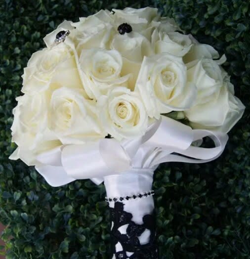 Bridal bouquet by Tropical Arrangements, Randallstown MD