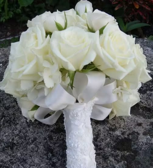 Bridal bouquet by Tropical Arrangements, Randallstown MD