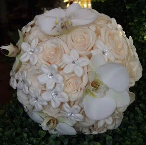 Bridal bouquet by Tropical Arrangements, Randallstown MD