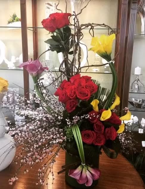 Tall wedding centerpiece by Tropical Arrangements, Randallstown MD