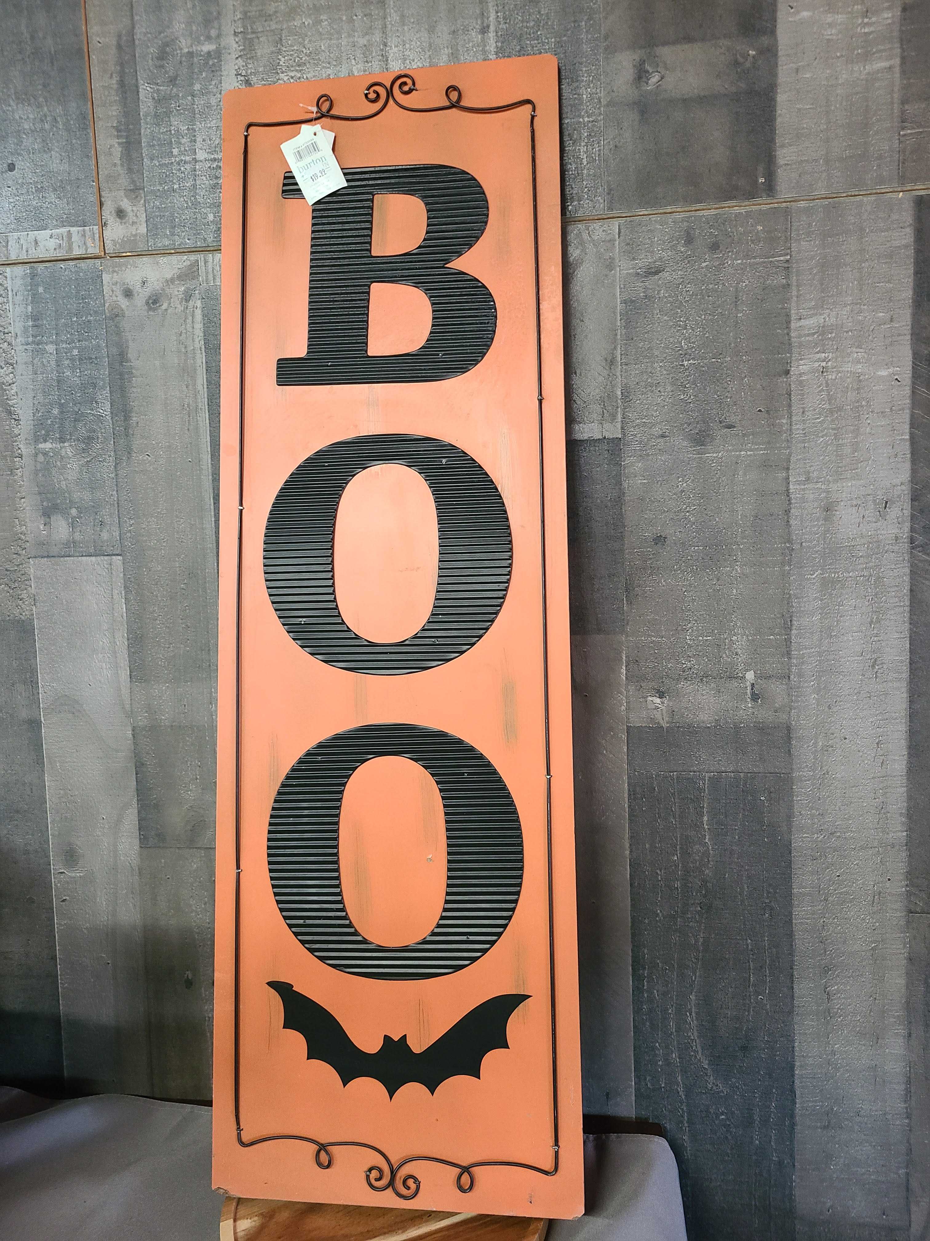 Boo - Give Thanks sign