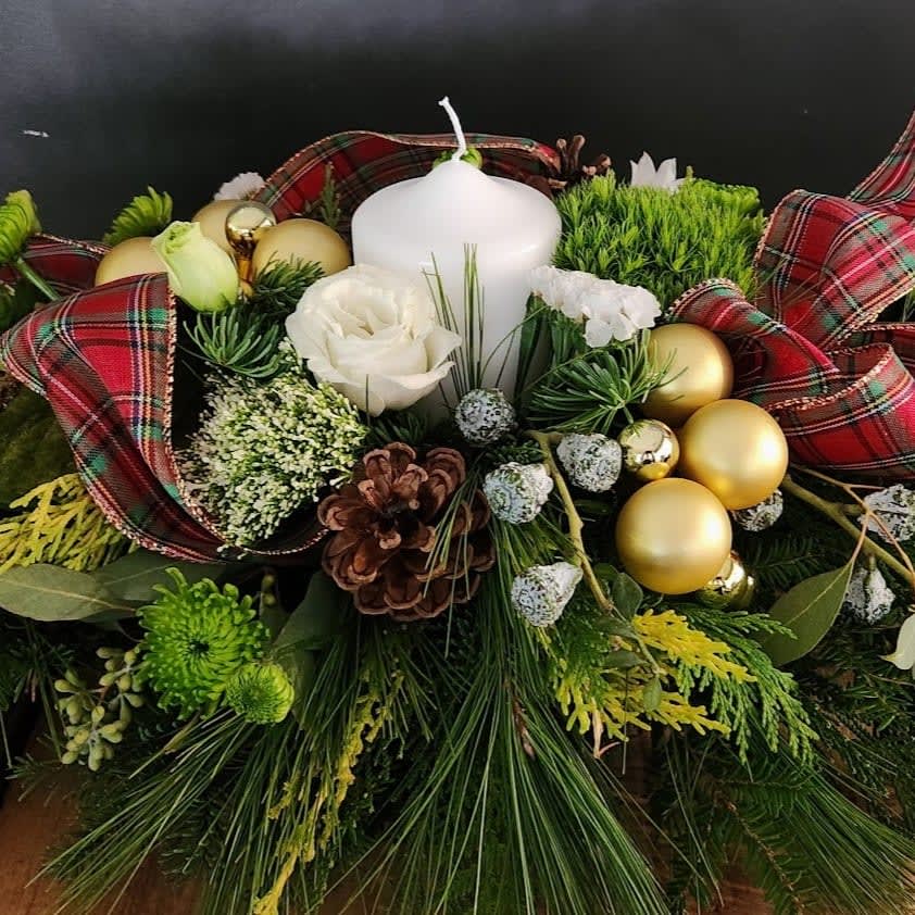 Christmas Classic Centerpiece