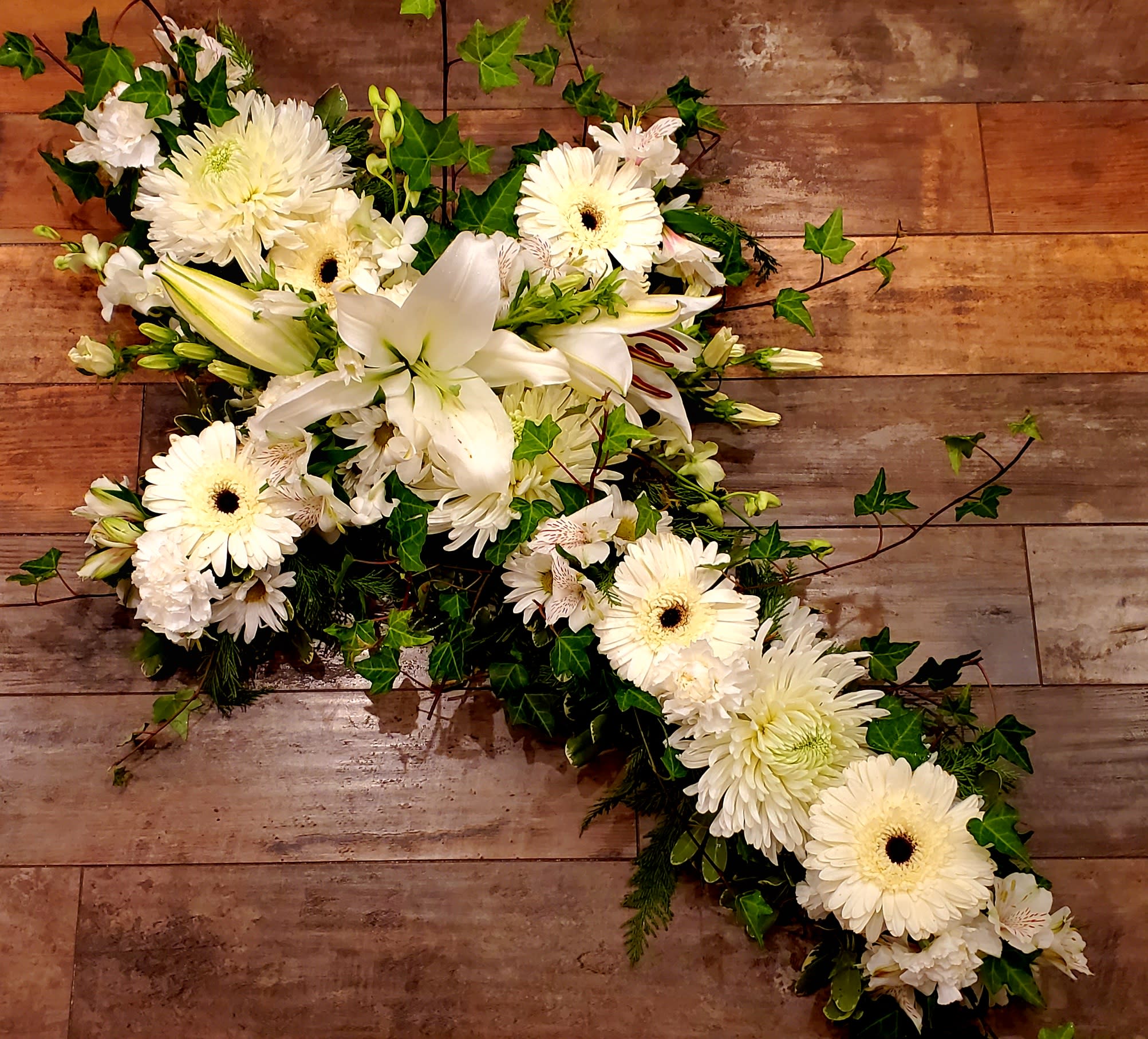 PEACEFUL CROSS-OVER in White Flower Bouquet