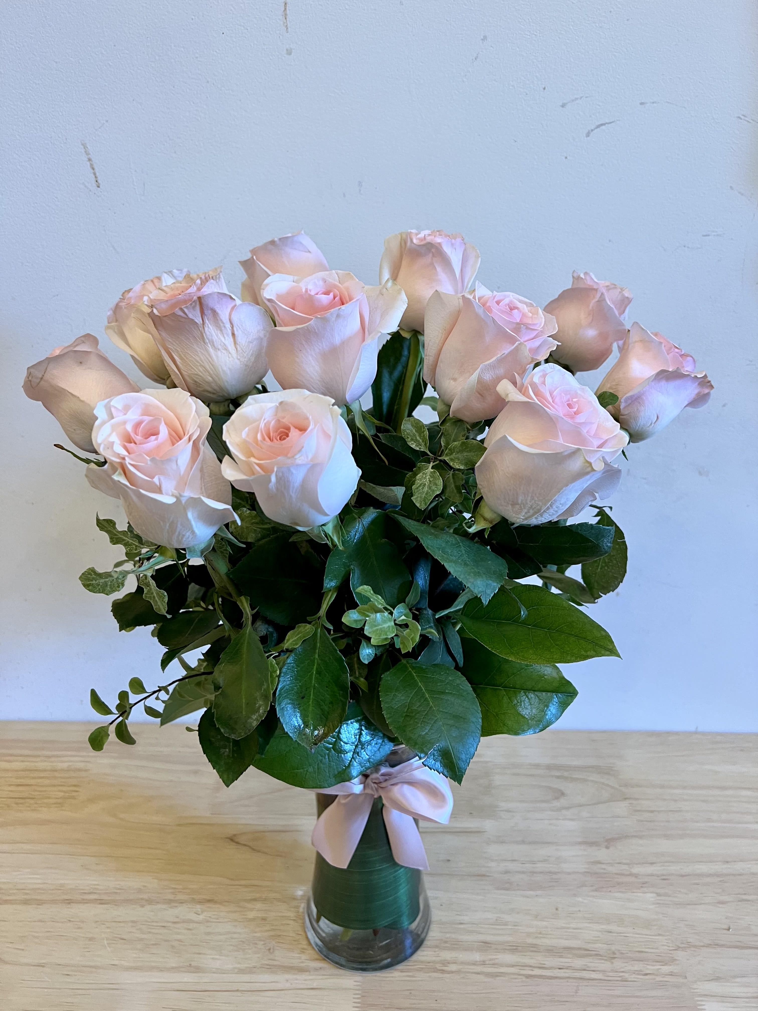 12 Pink Roses in a vase