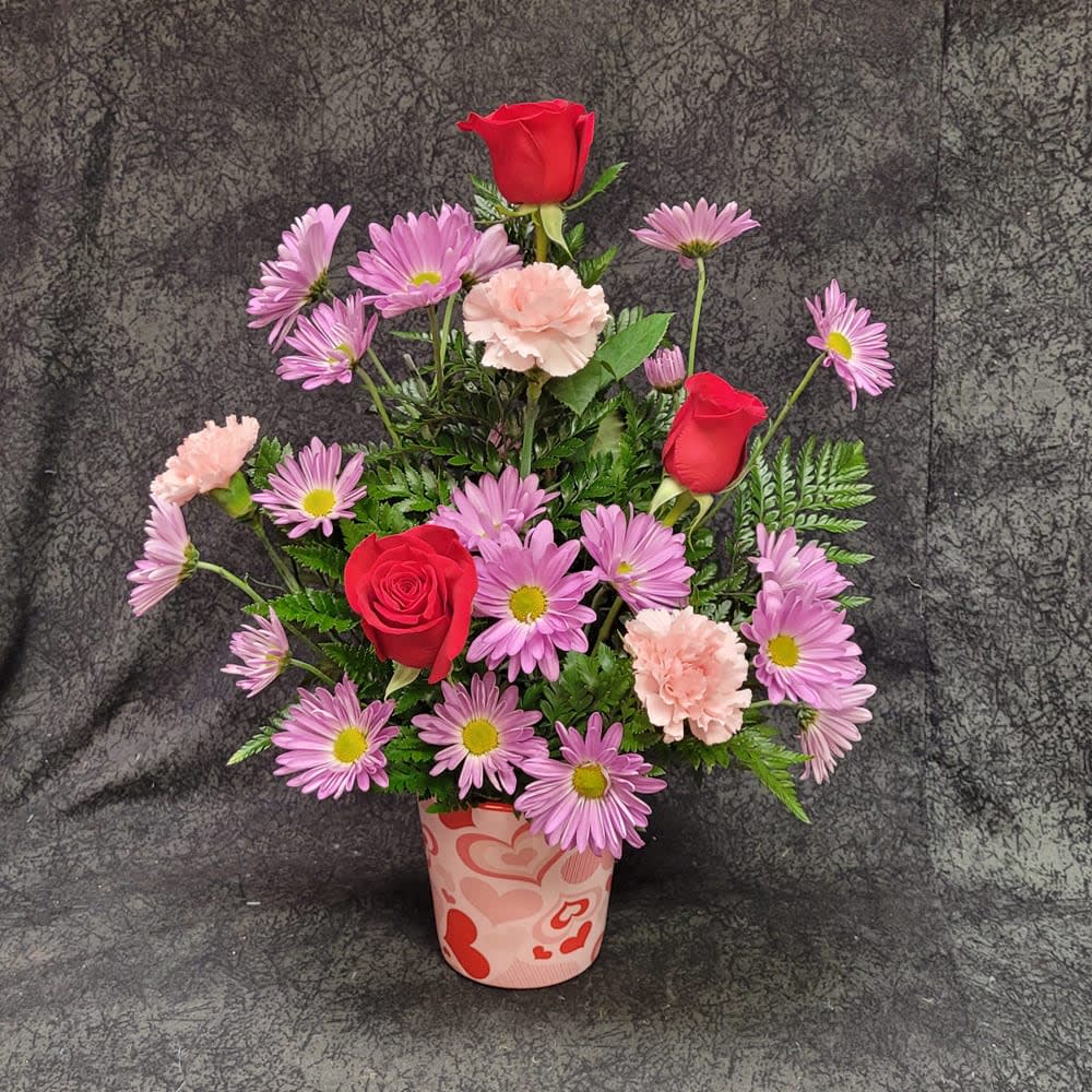 ARVD15-PINK AND RED GROOVY HEART CERAMIC