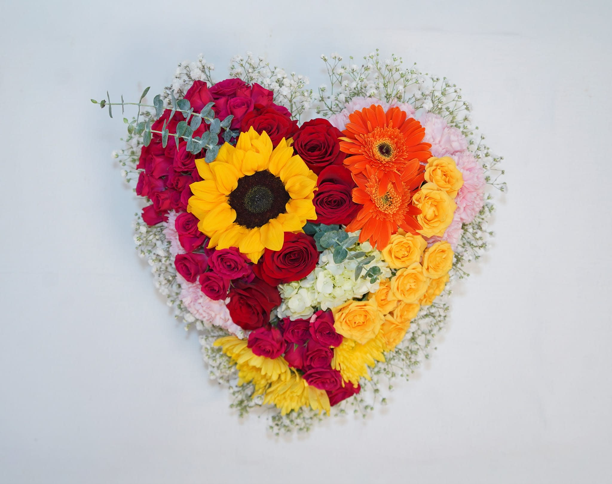 VA-9 Corazon de spiders, spray roses, claveles, rosas, gerberas, girasol, hortensia y baby breath
