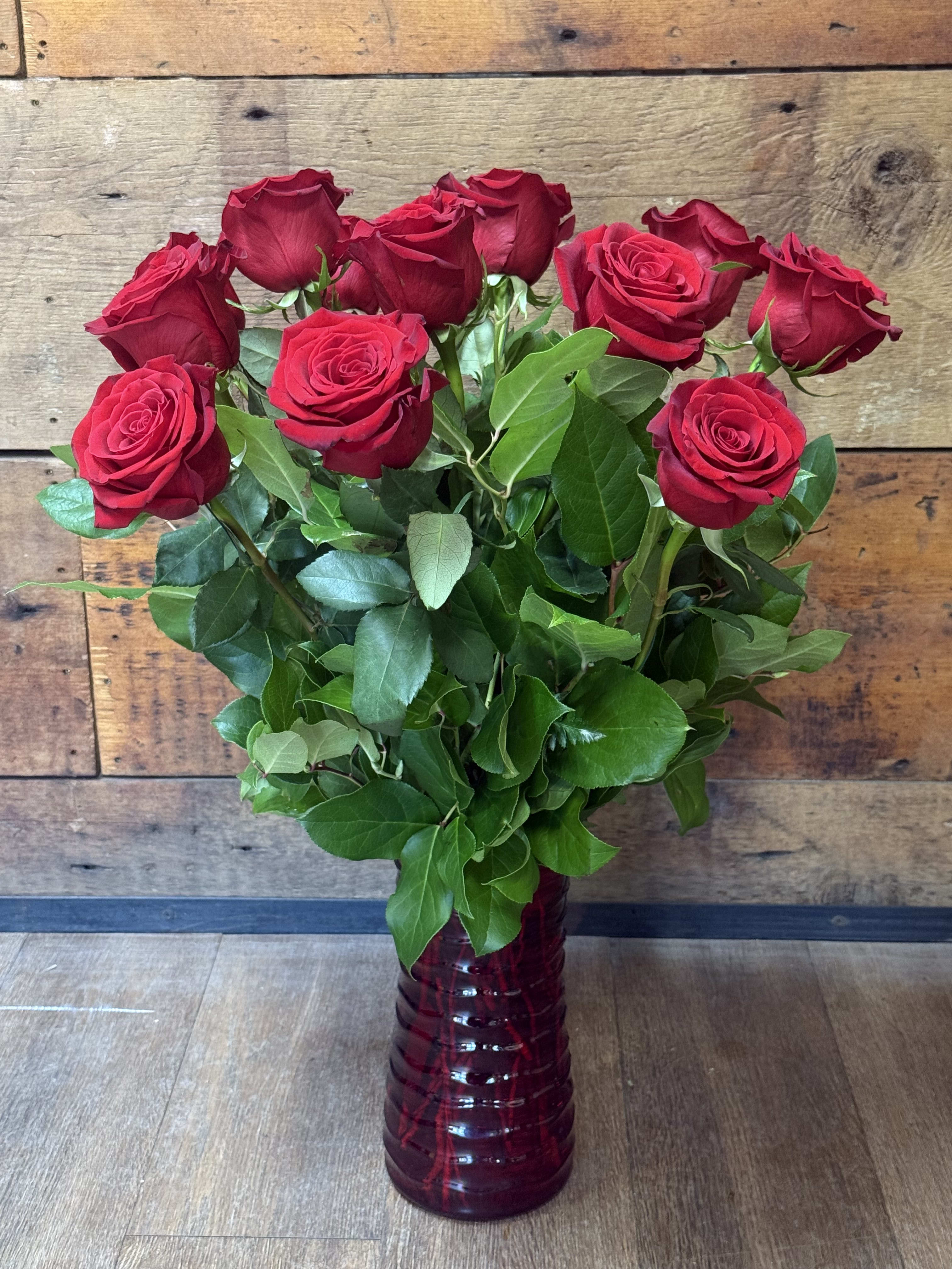 1 Dozen Long Stemmed Roses Arrangement
