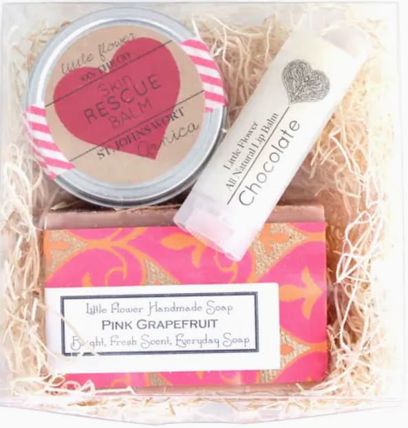 Valentines Day Medium Spa Set Flower Bouquet