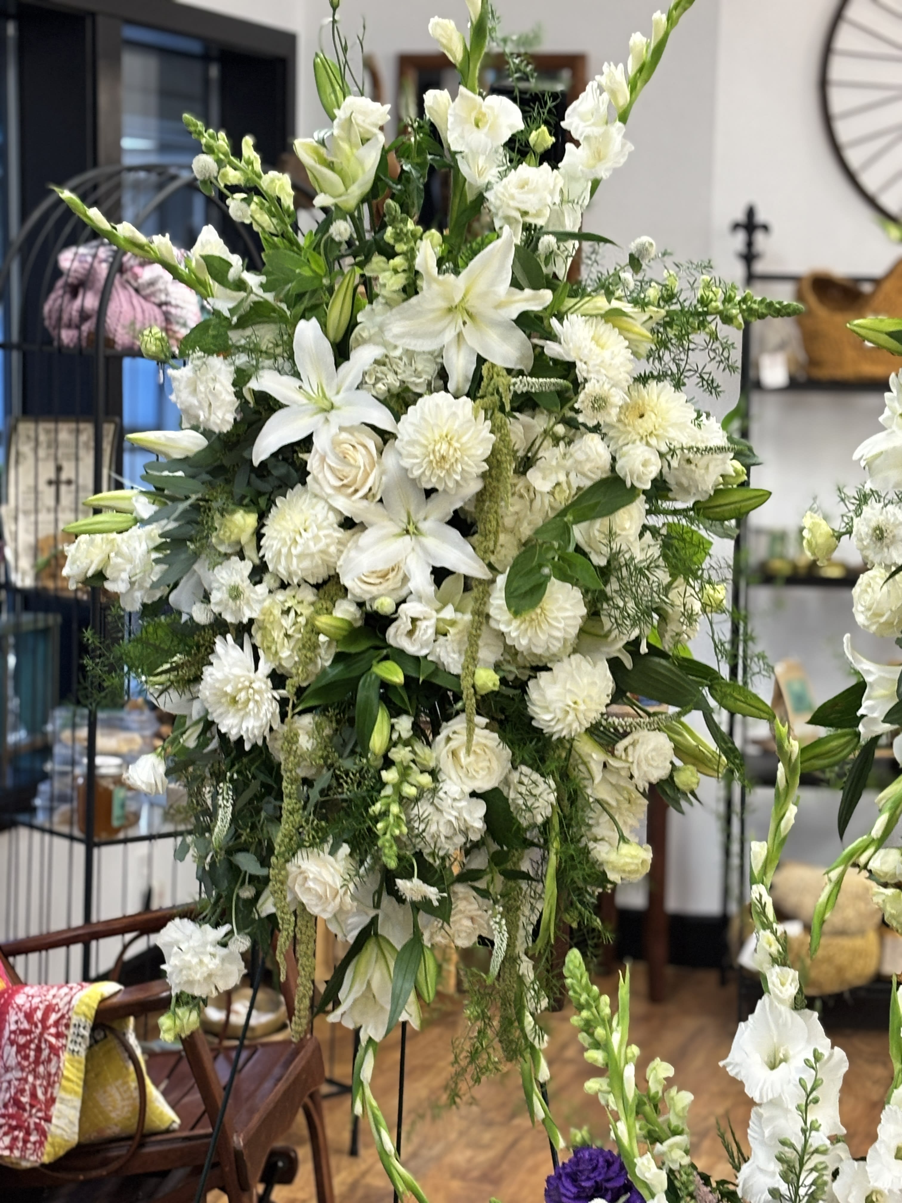 Standing Spray-Easel