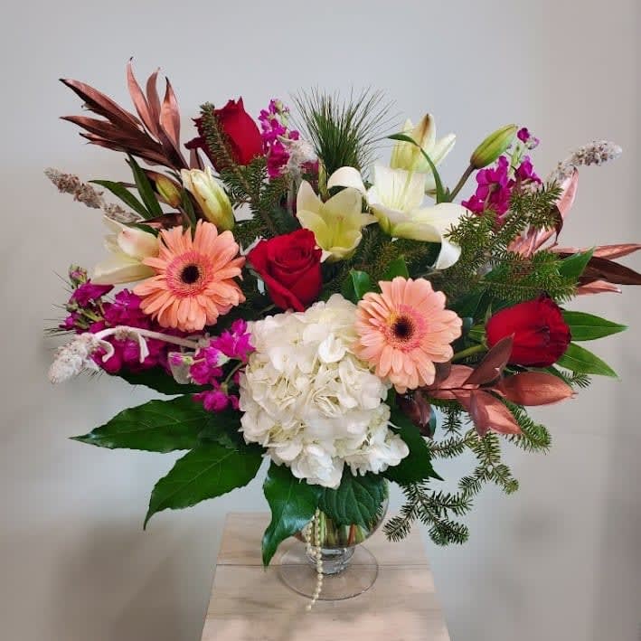 Beauty and Bright Flower Bouquet