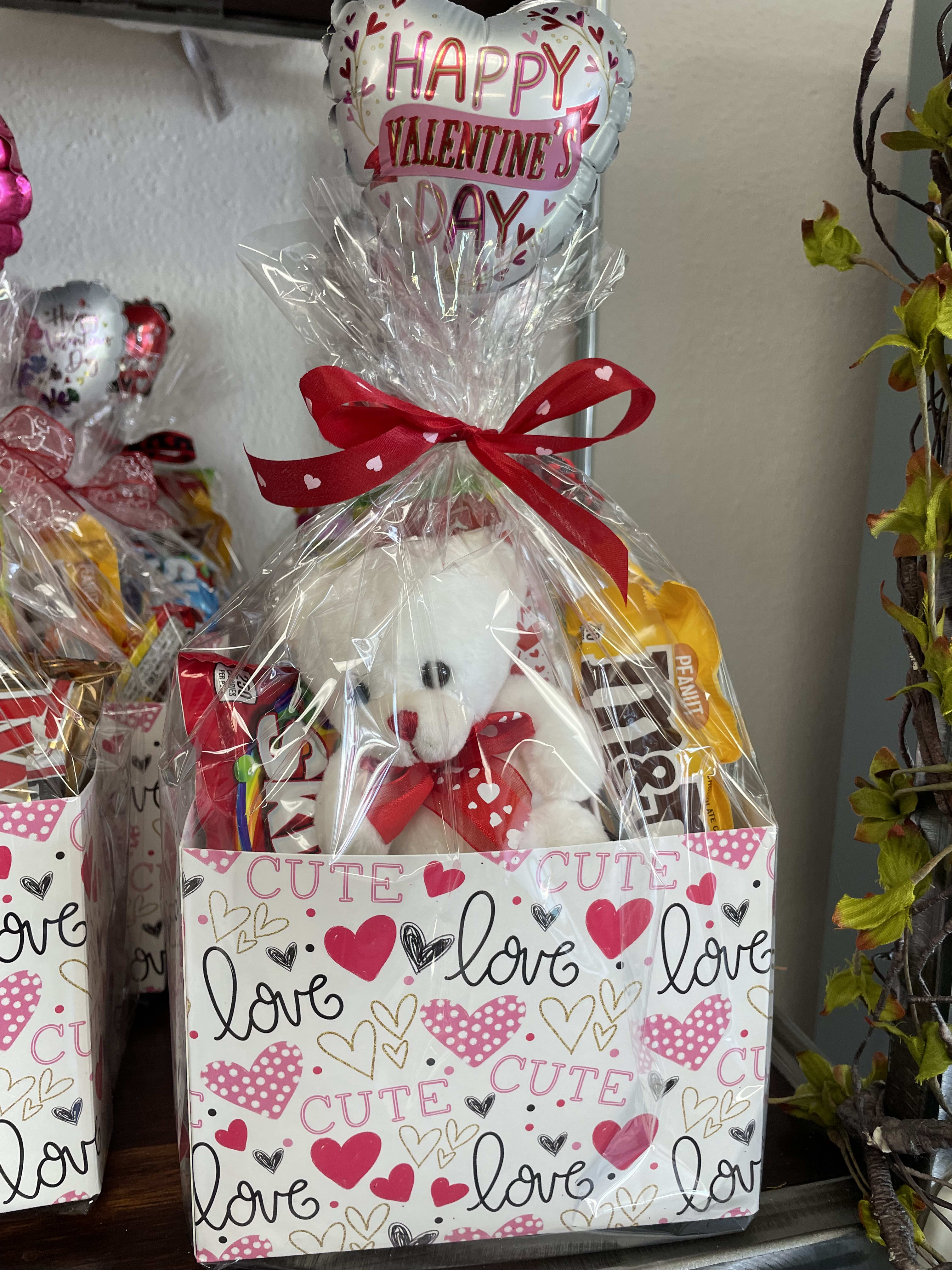 Valentine's Gift Bag Flower Bouquet