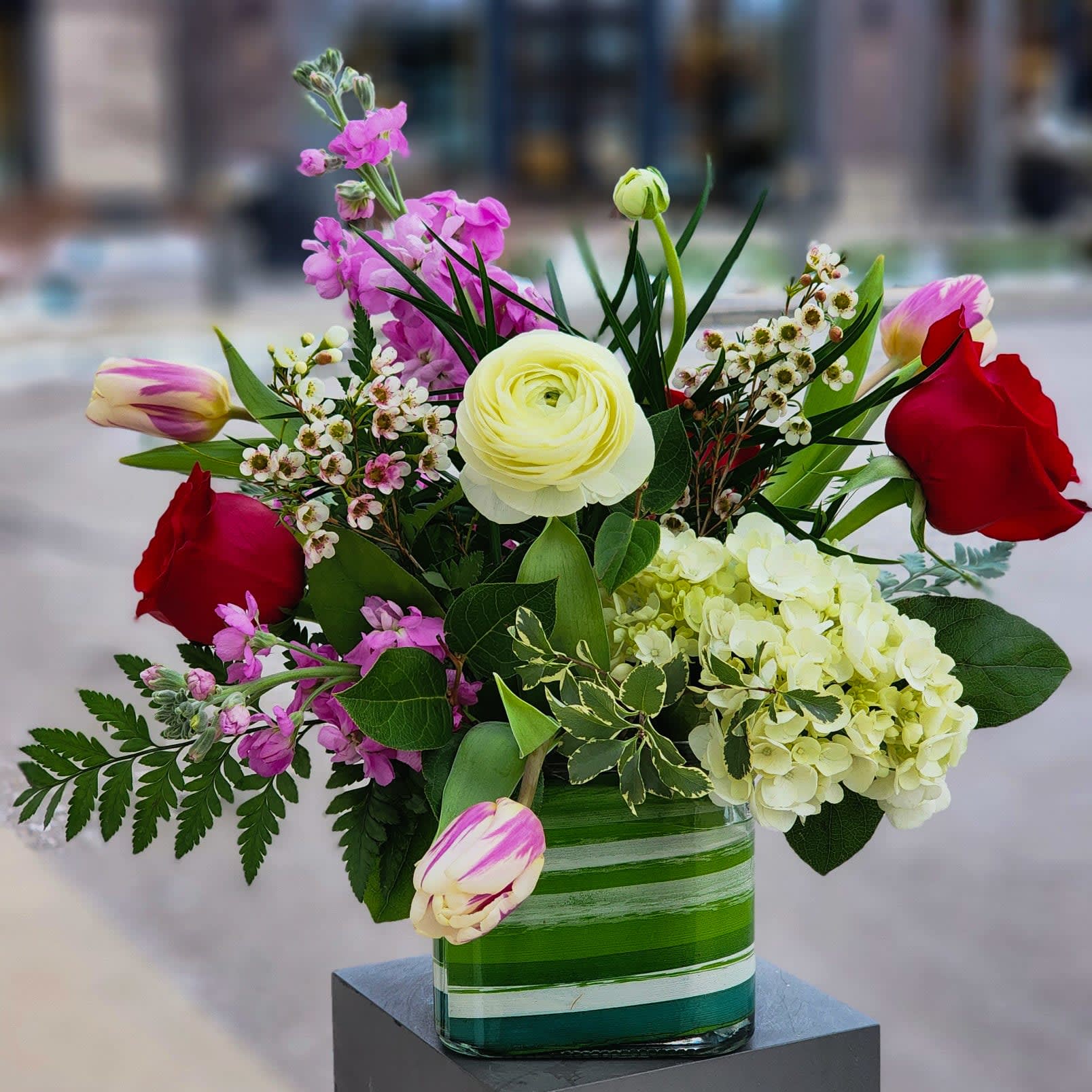 Valentine Designer's Choice Lavish Arrangement Flower Bouquet