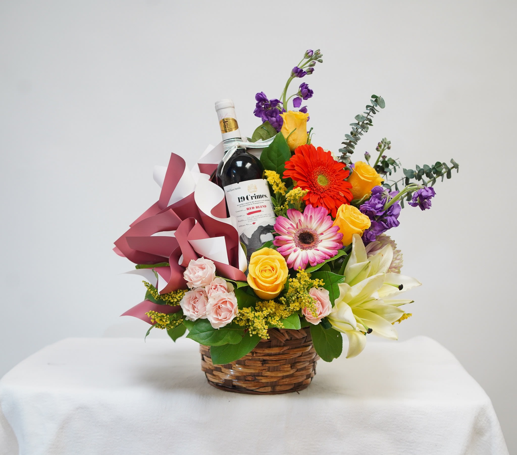 HB-5 Arreglo de rosas, spiders, gerberas, lirios concador, spray roses y stock