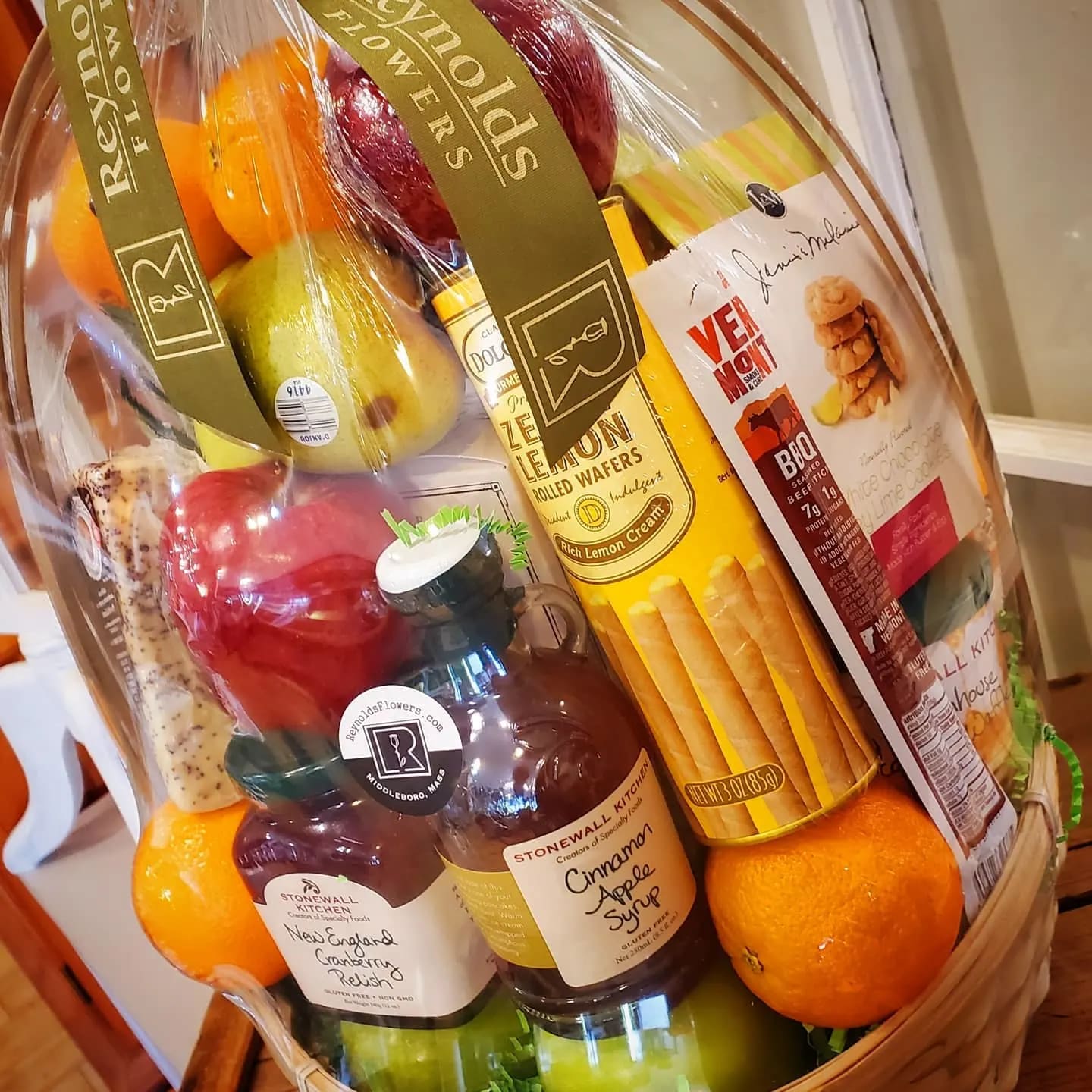 Gourmet Wine & Cheese Gift Baskets