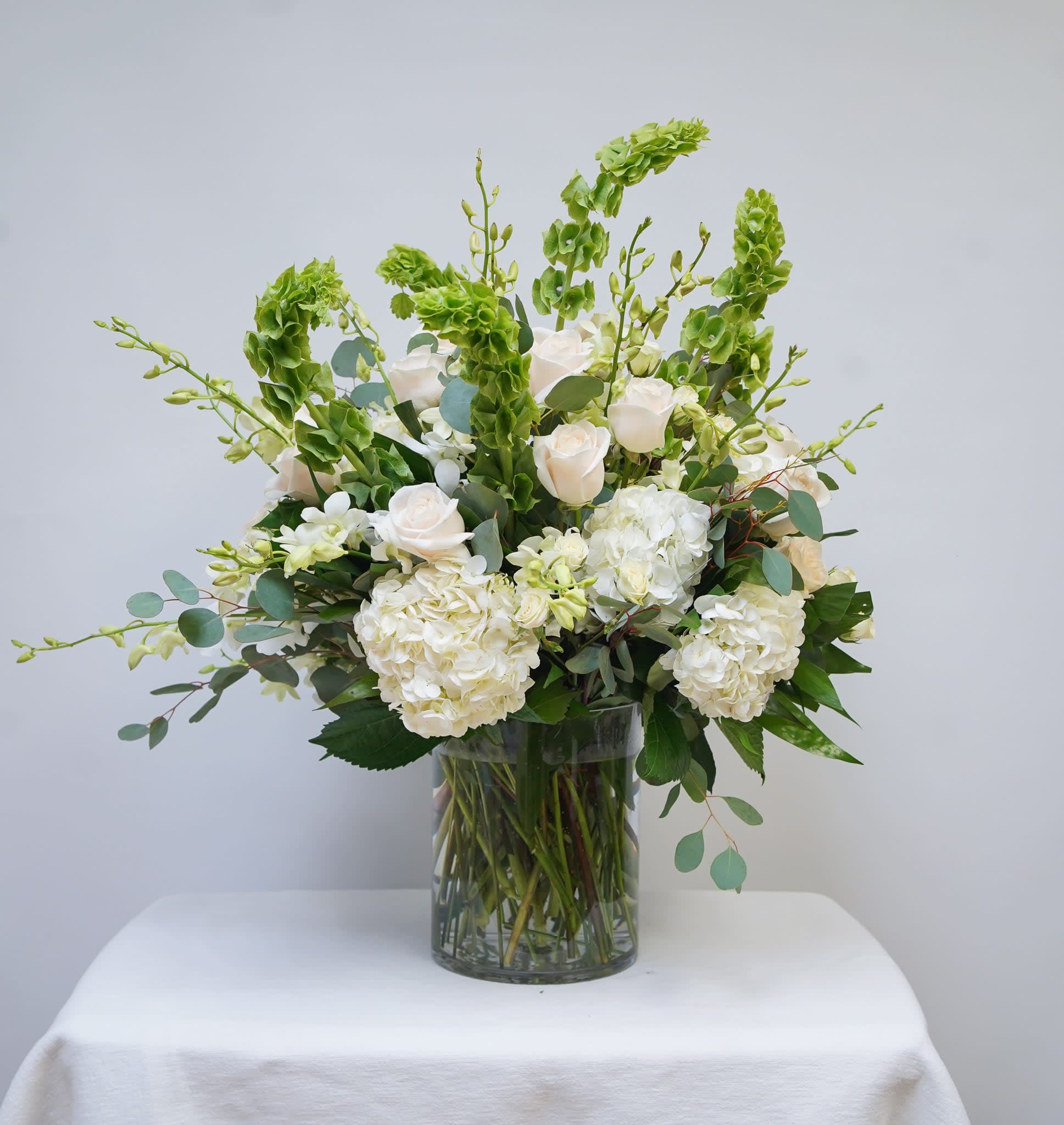 AF-19 Arreglo de rosas, orquideas y hortensias