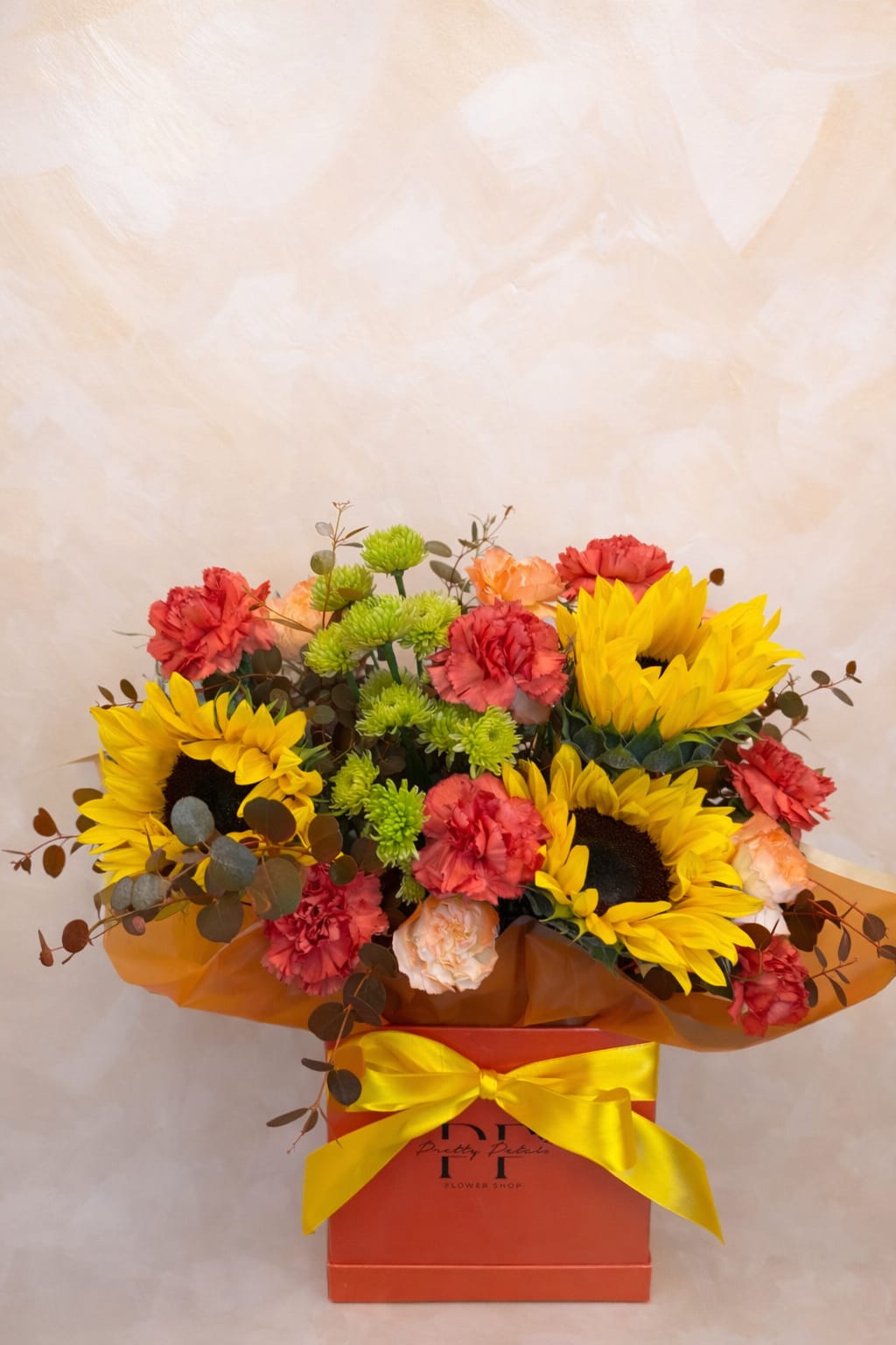 GOLDEN BLOOM BOX Flower Bouquet