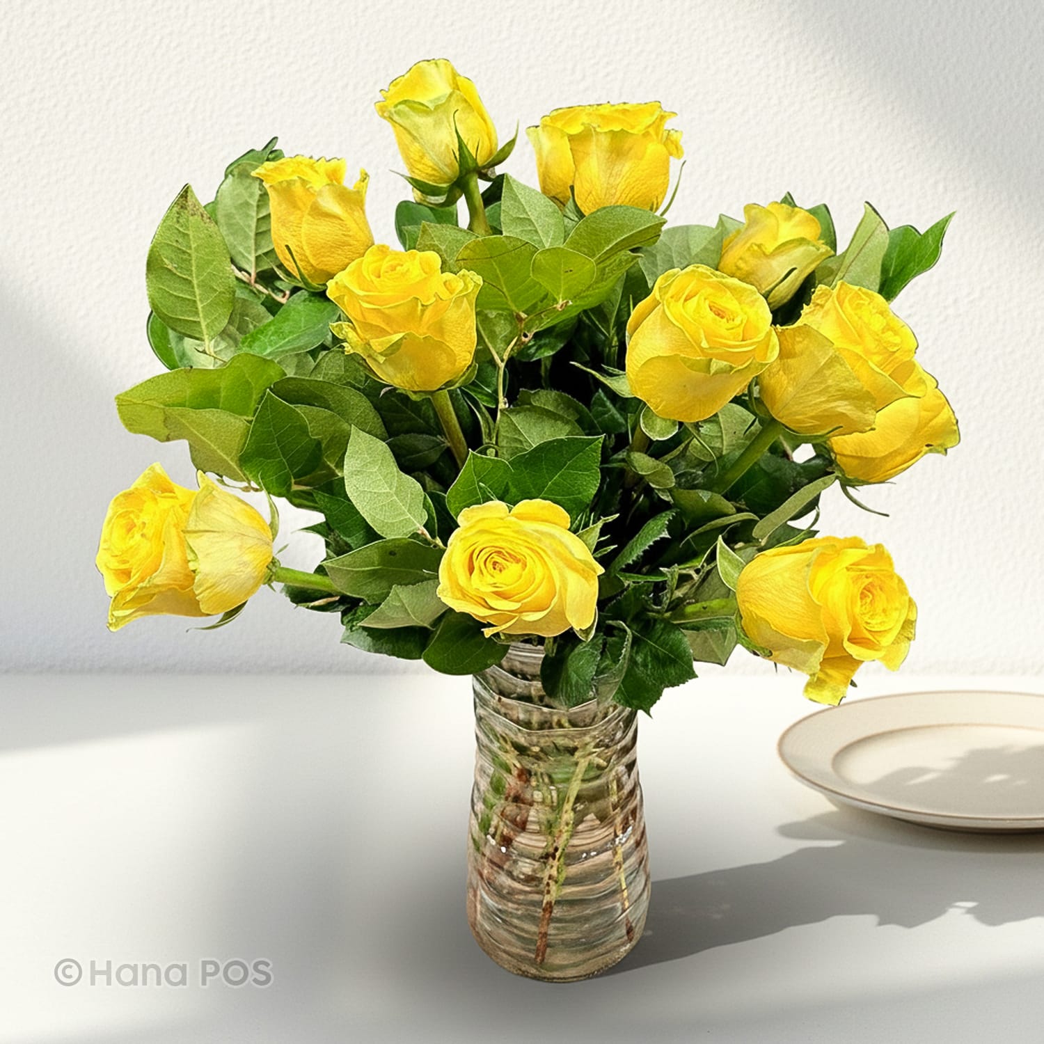 12 Yellow Roses in Vase