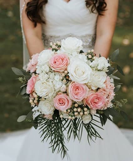 TASTEFULLY TIMELESS
BOUQUET