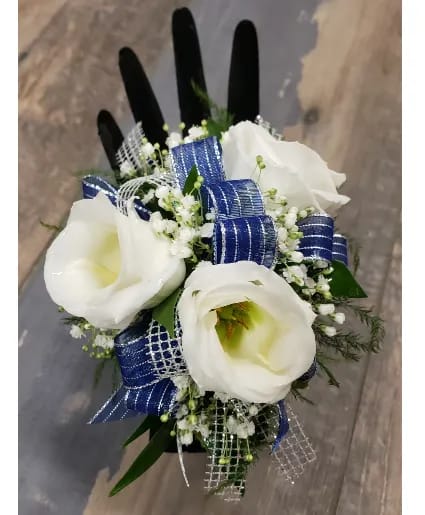 THREE WHITE LISIANTHUS