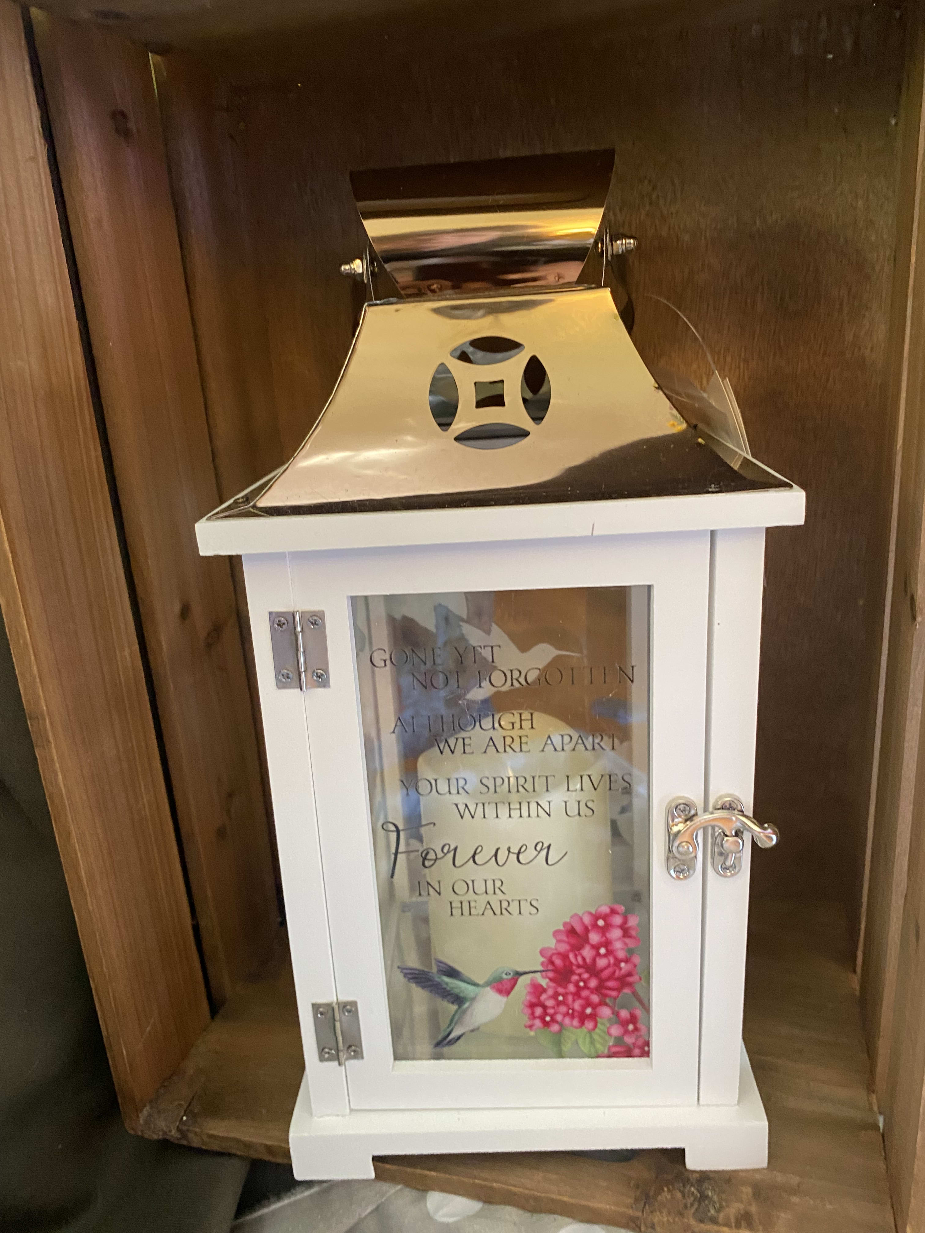 white hummong bird lantern