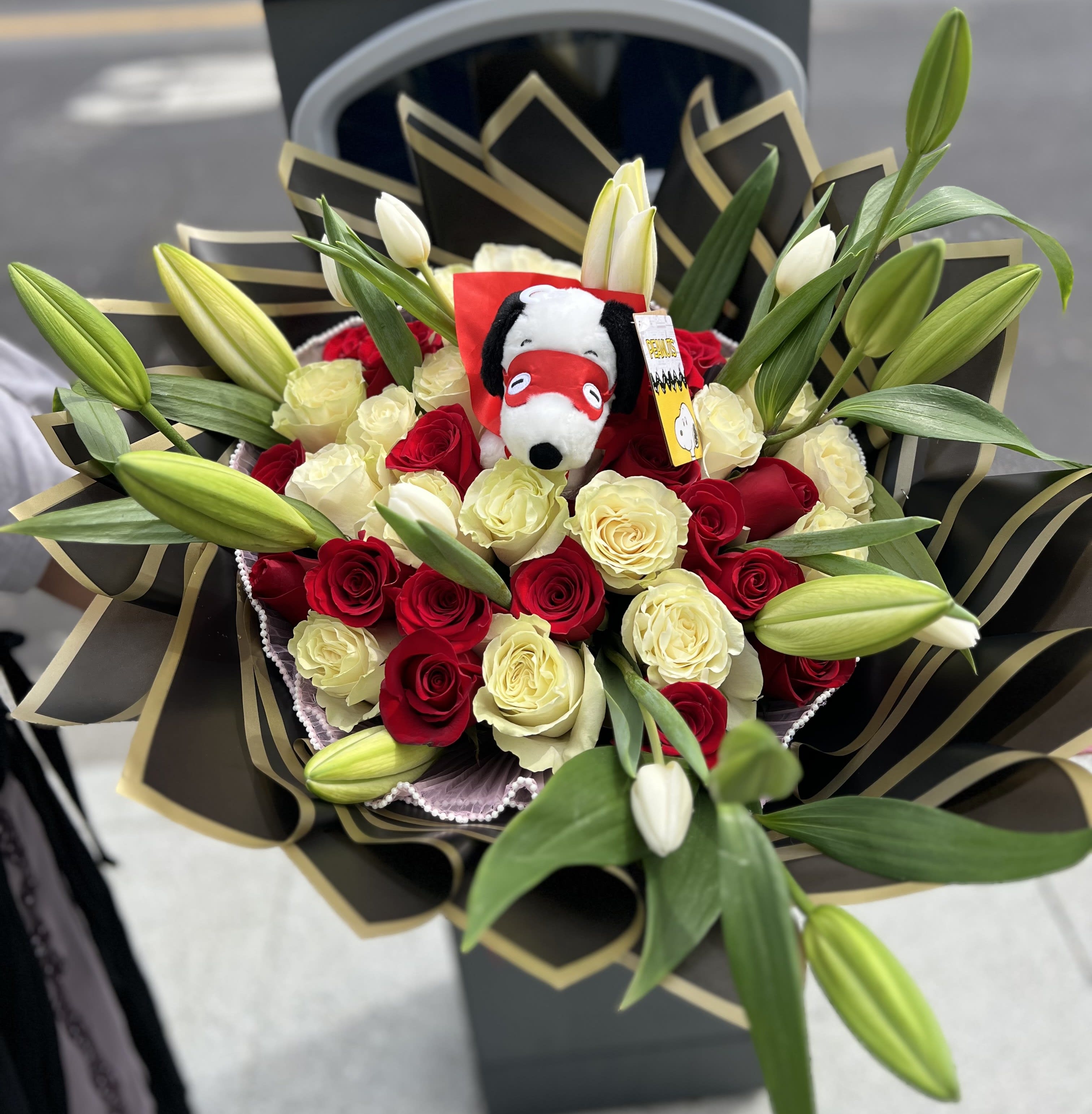 Snoopy Luxury Rose & Lily Bouquet