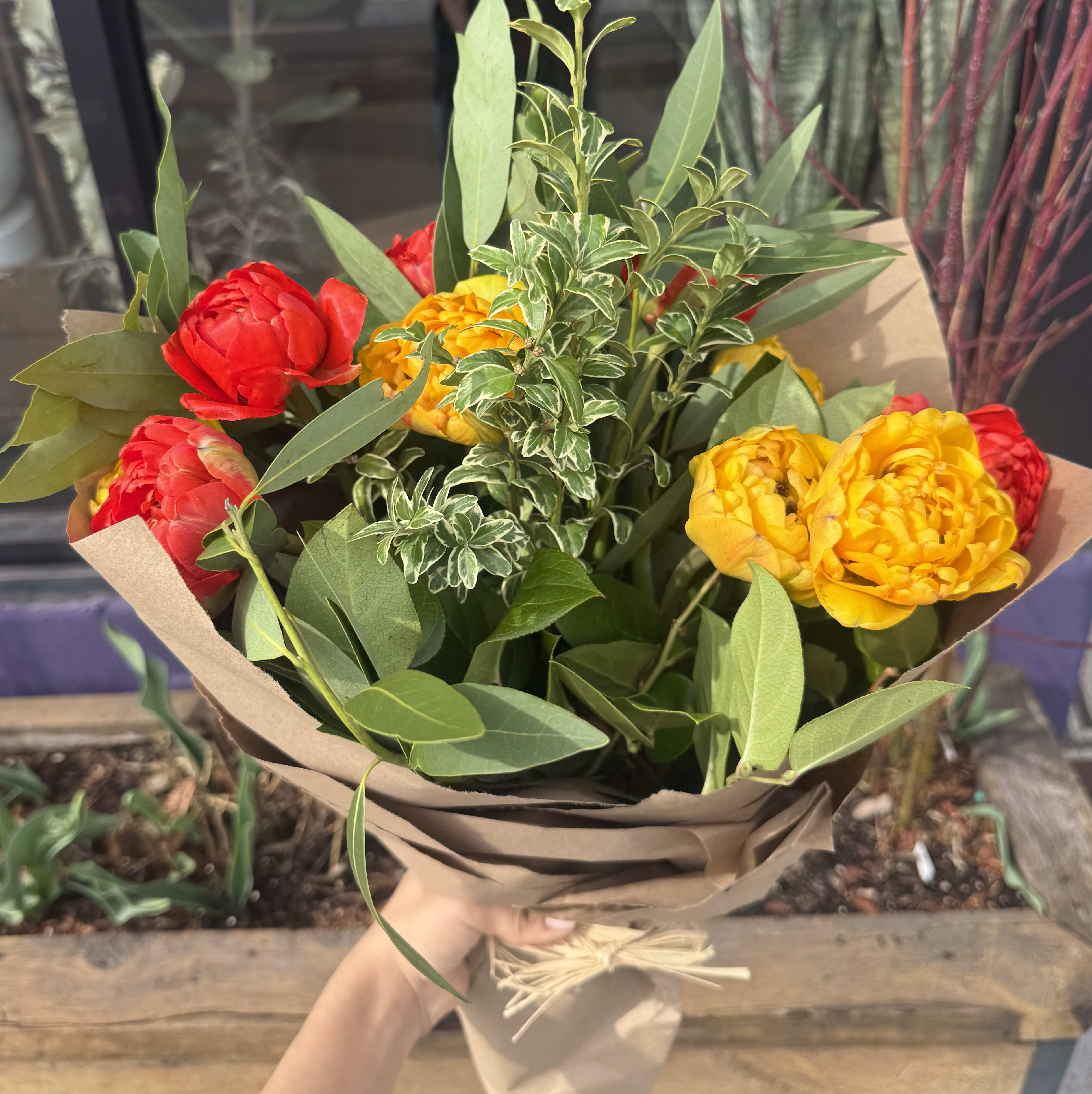 Peony Tulip Bouquet (10 Stem)