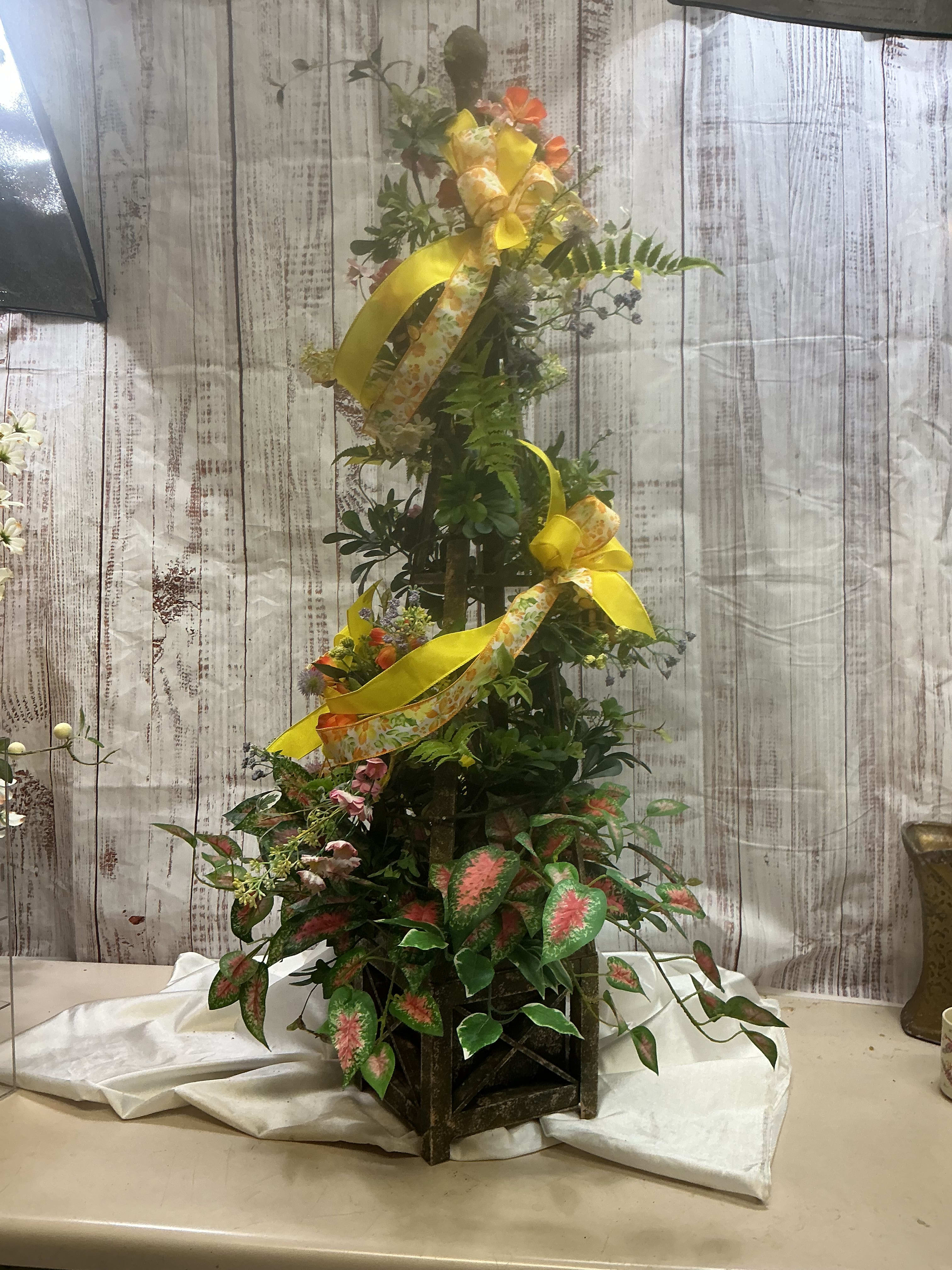 Garden  Trellis Flower Bouquet