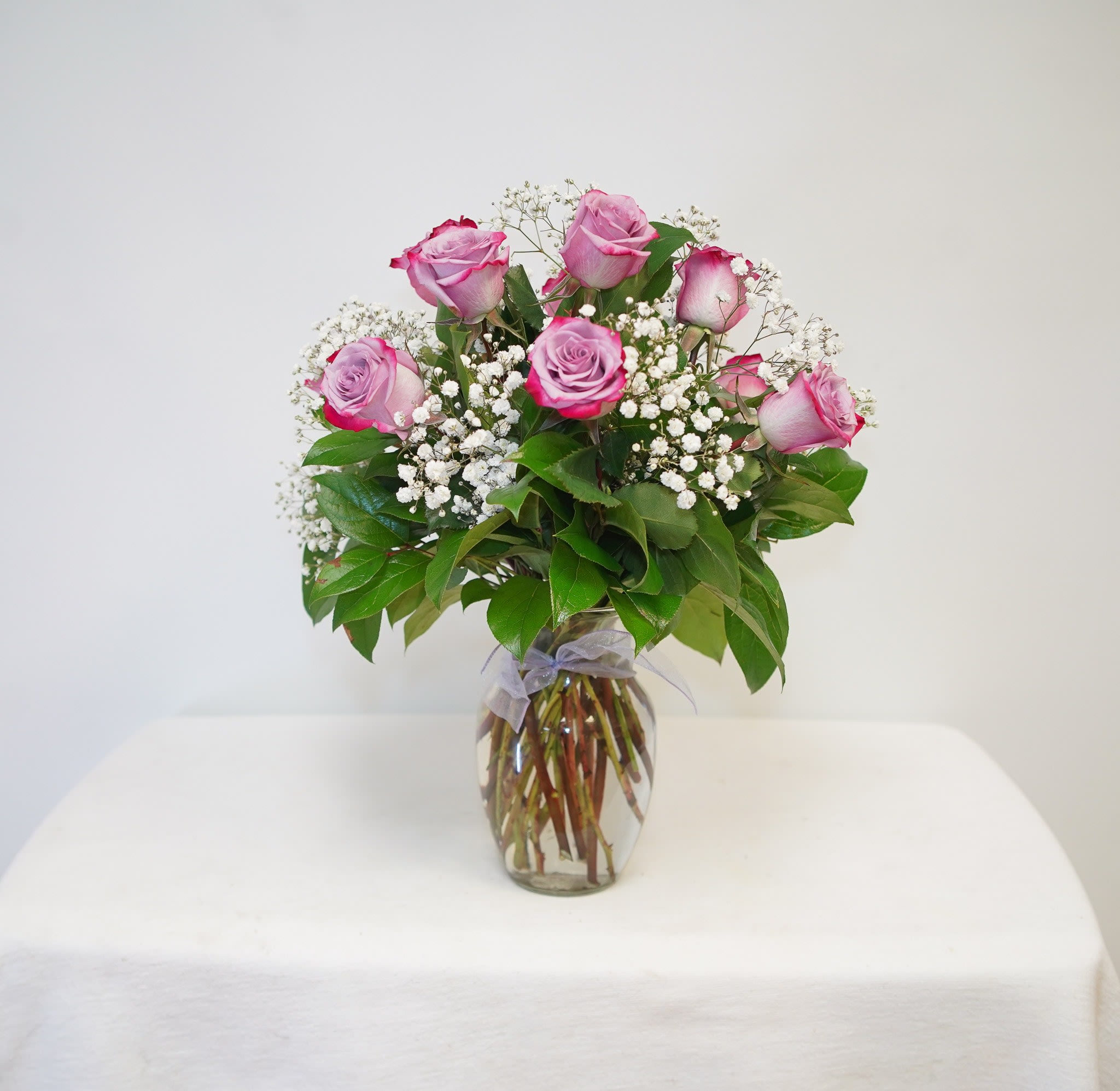 M-21 Arreglo de 12 rosas lila y baby breath