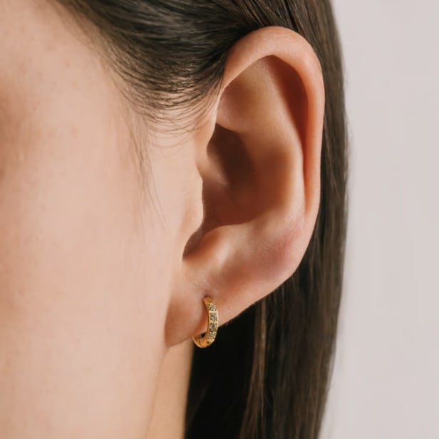 Evie 10mm Huggie Hoops - Gold