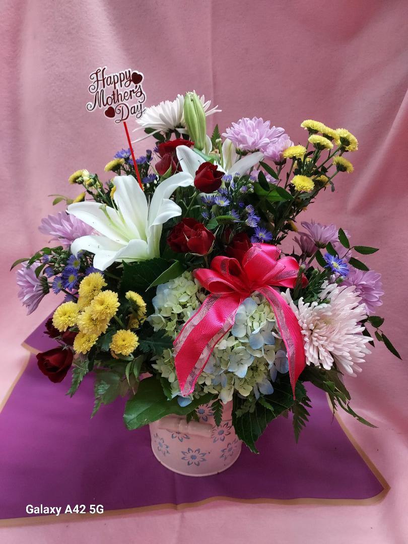 BUCKET OF LOVE Flower Bouquet