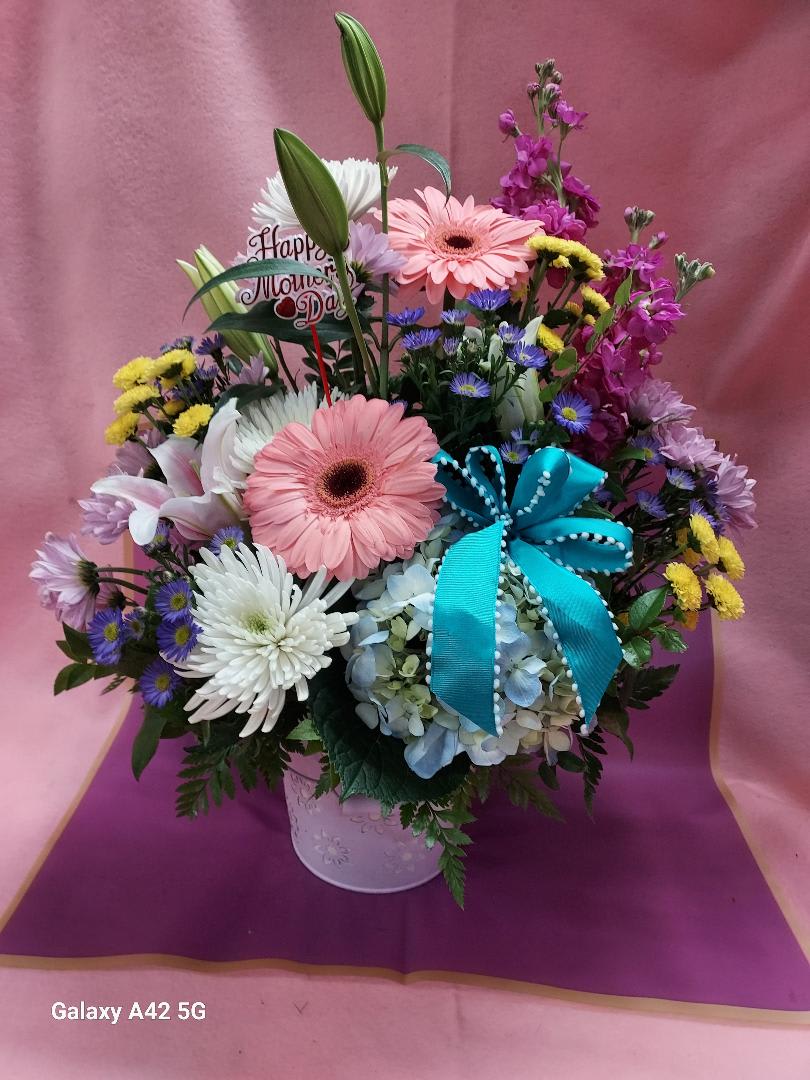 BLOOMS IN A PALE Flower Bouquet