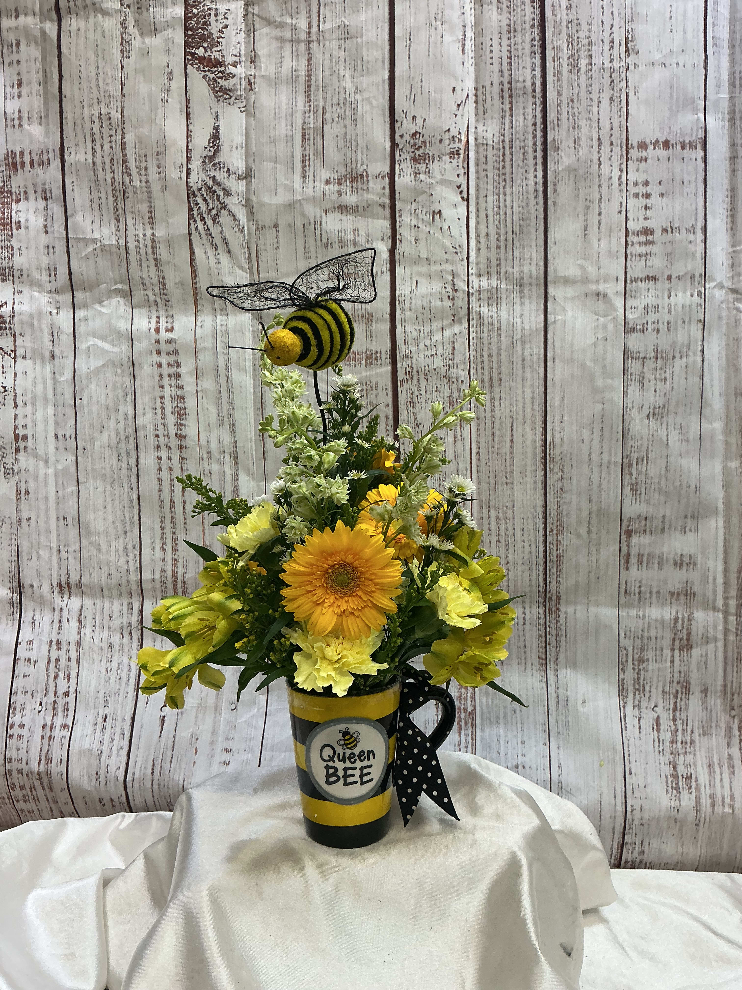 Queen Bee Arrgt Flower Bouquet