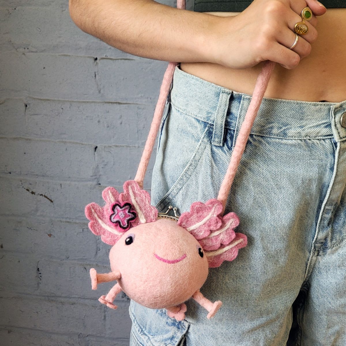 Critter Clutch AXOLOTL